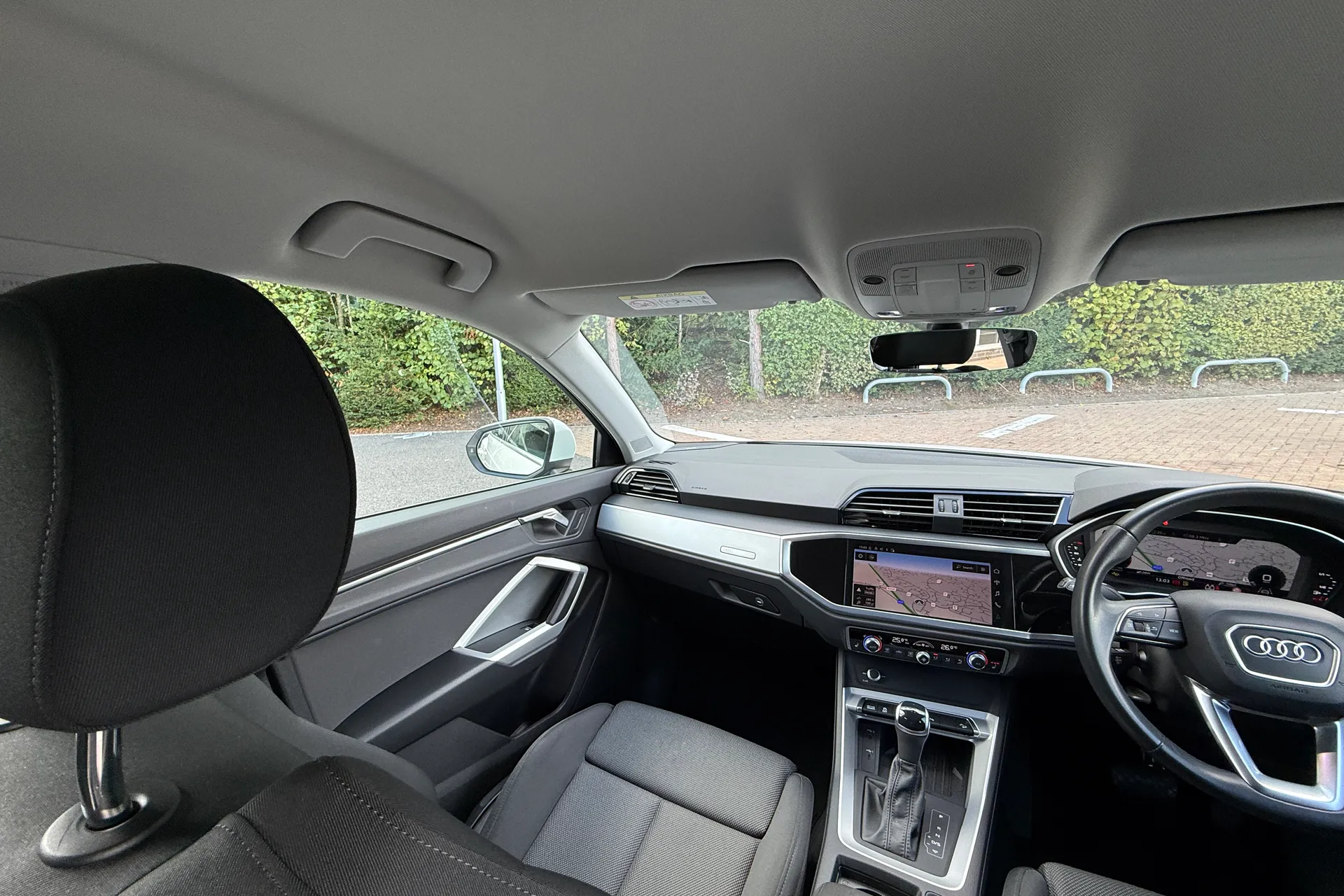 Audi Q3 thumbnail image number 31