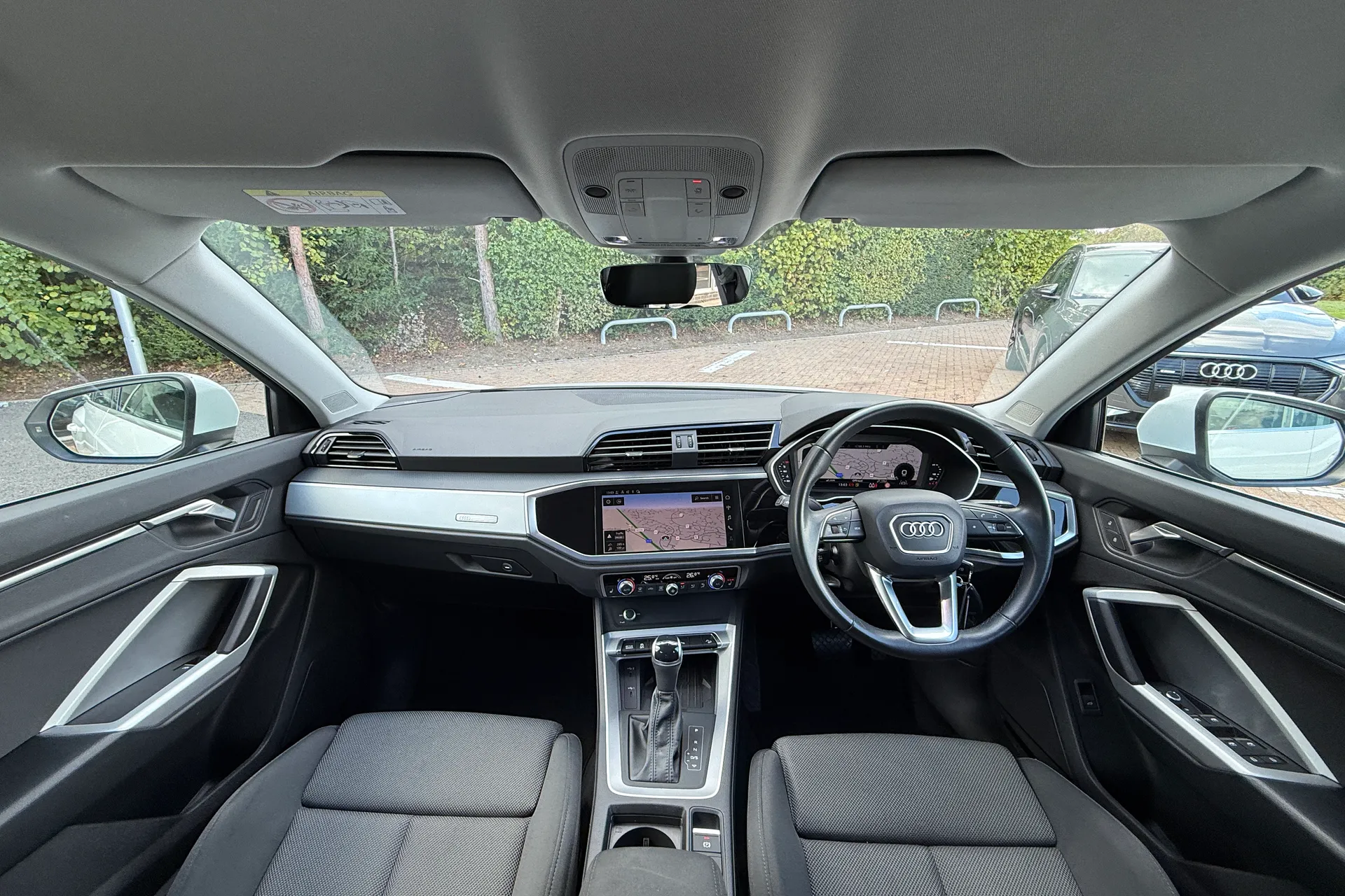 Audi Q3 thumbnail image number 30