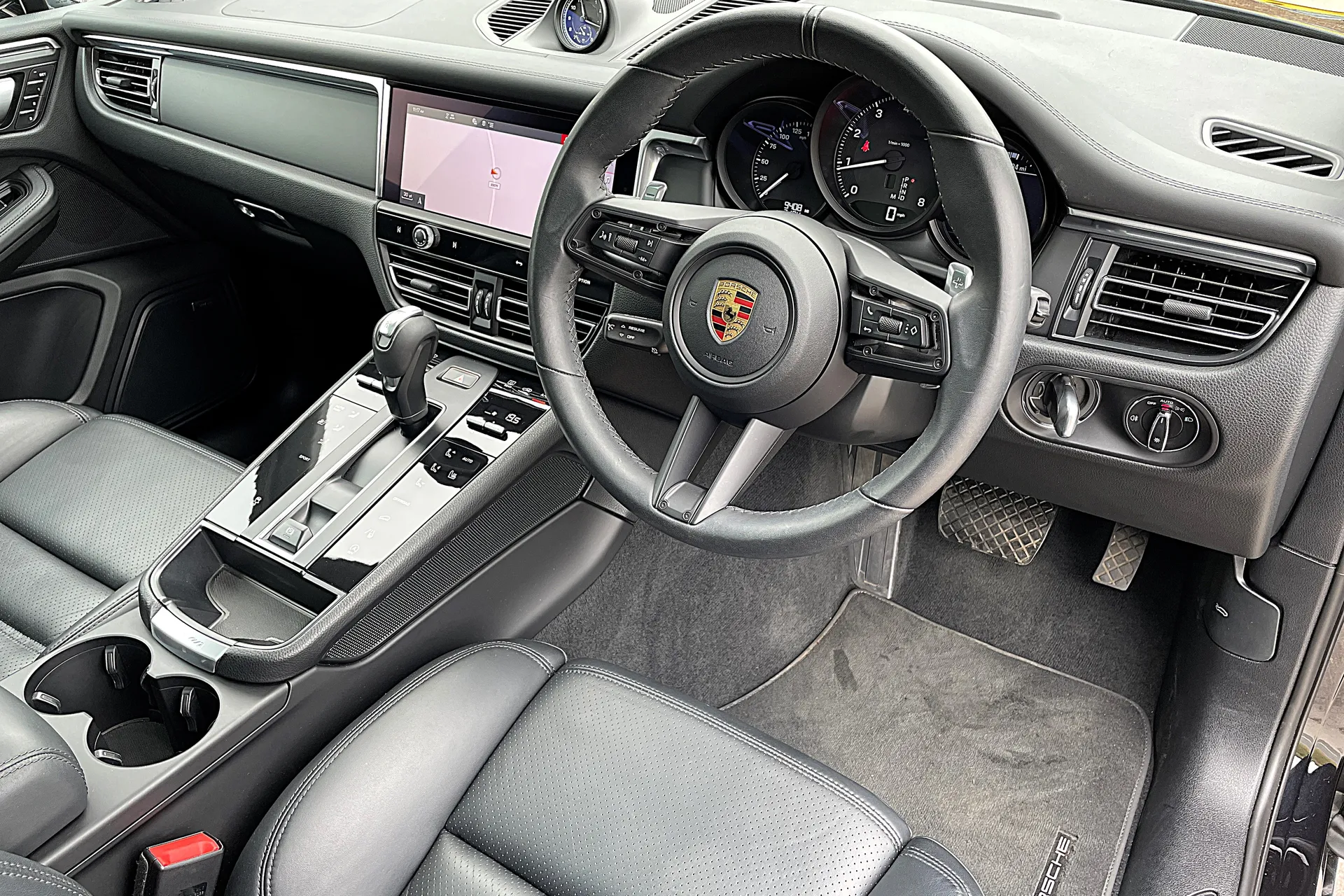 Porsche MACAN thumbnail image number 20