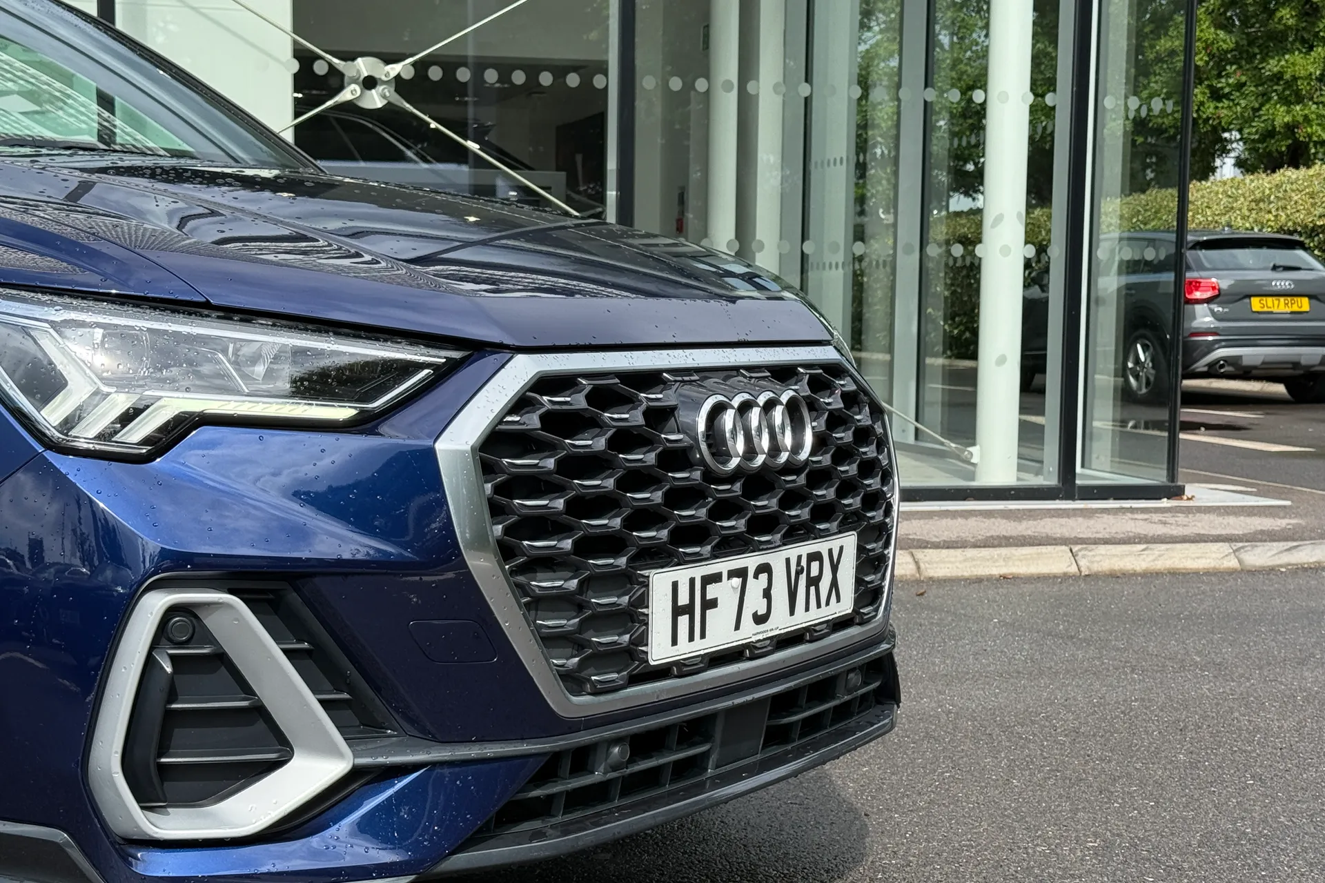 Audi Q3 thumbnail image number 10