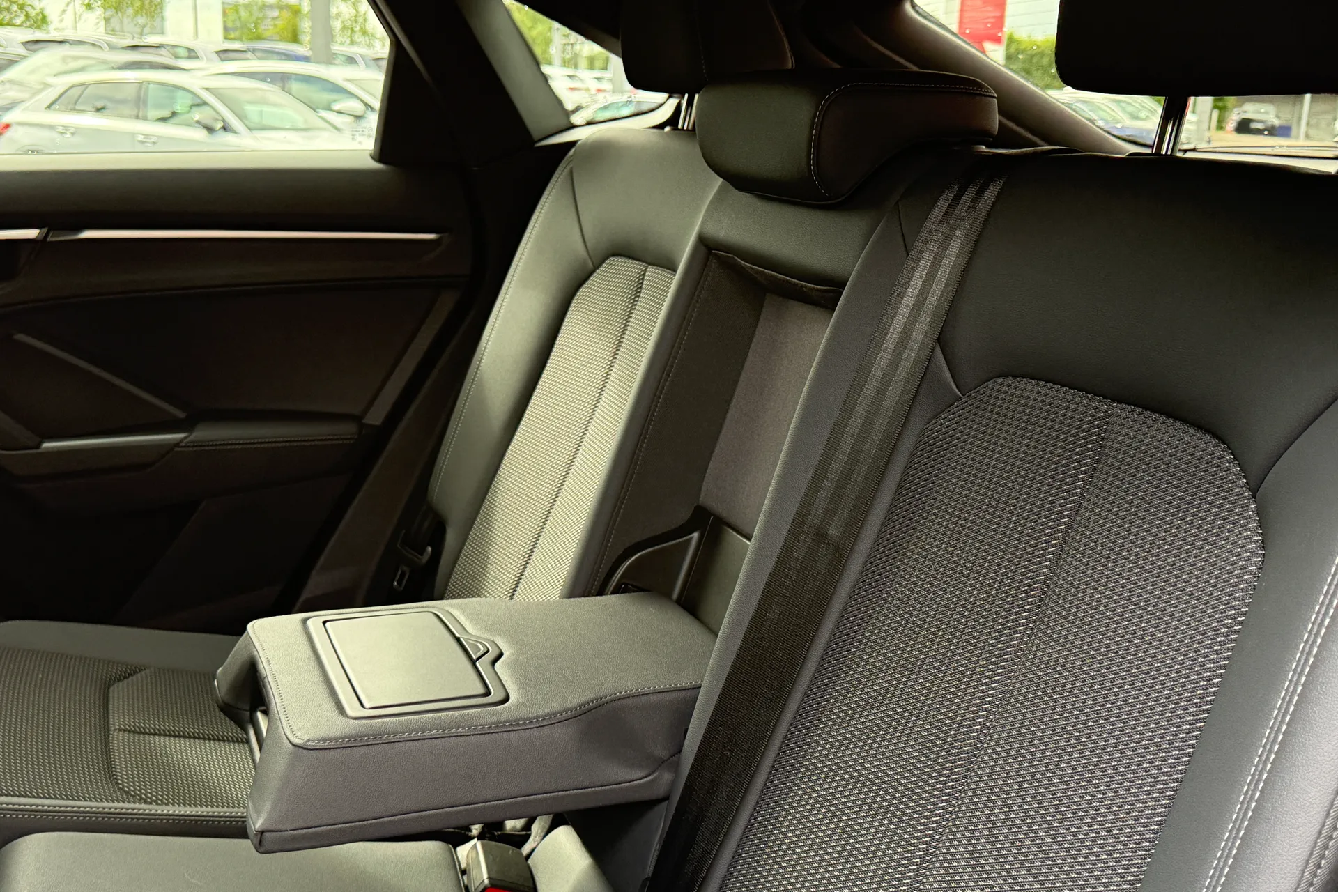 Audi Q3 thumbnail image number 45