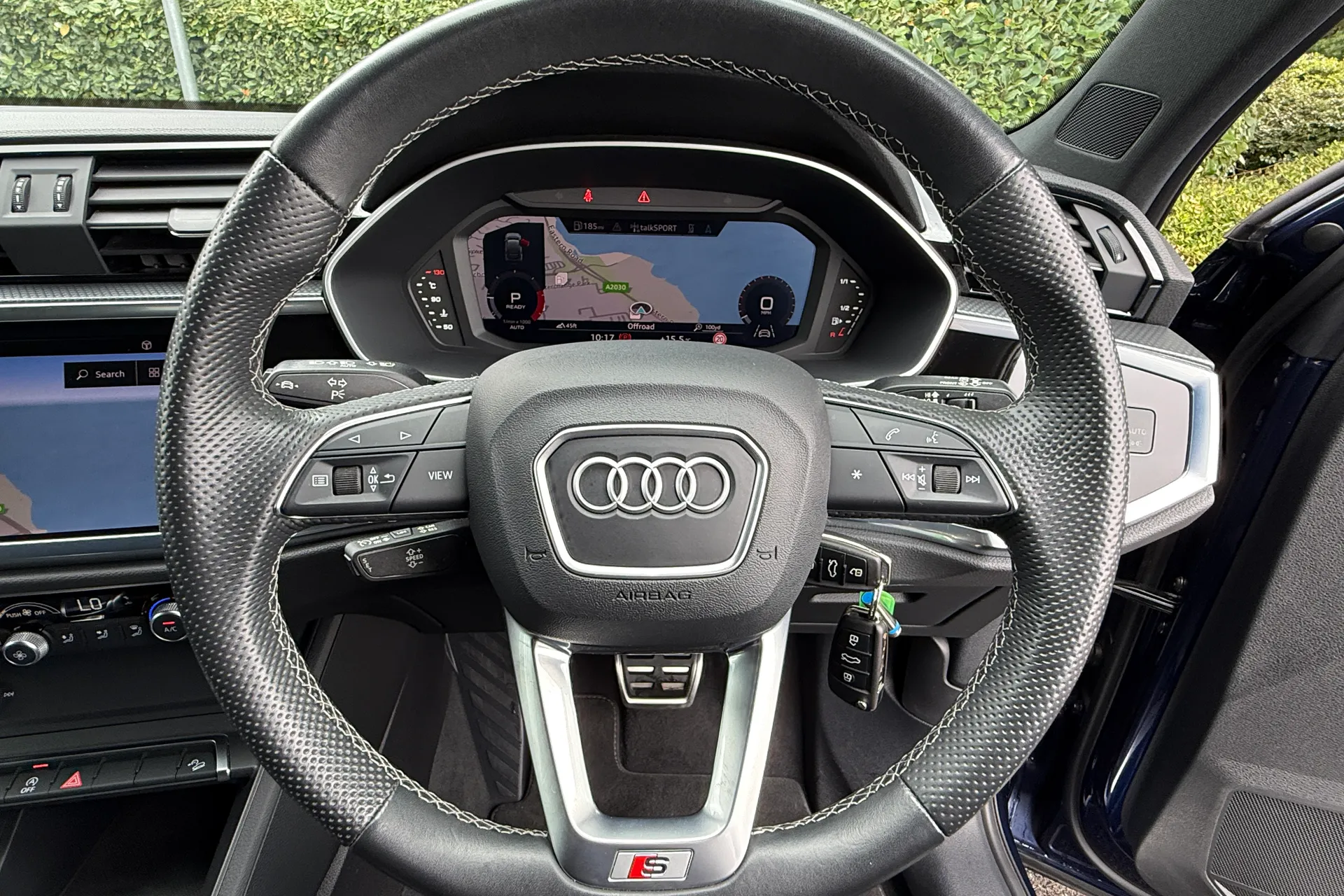 Audi Q3 thumbnail image number 18