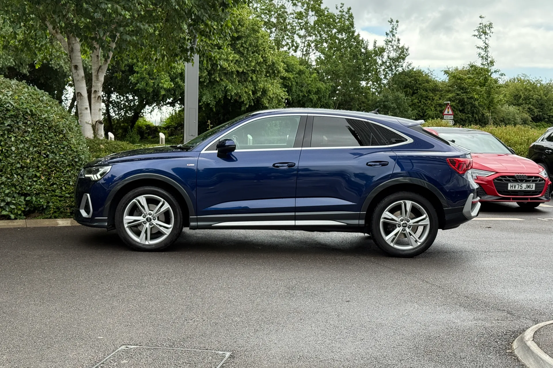 Audi Q3 thumbnail image number 41