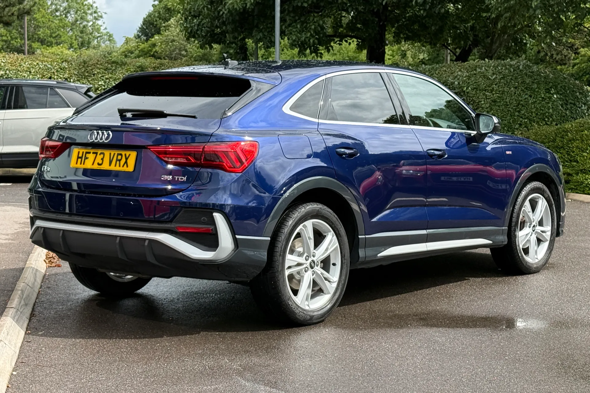 Audi Q3 thumbnail image number 12