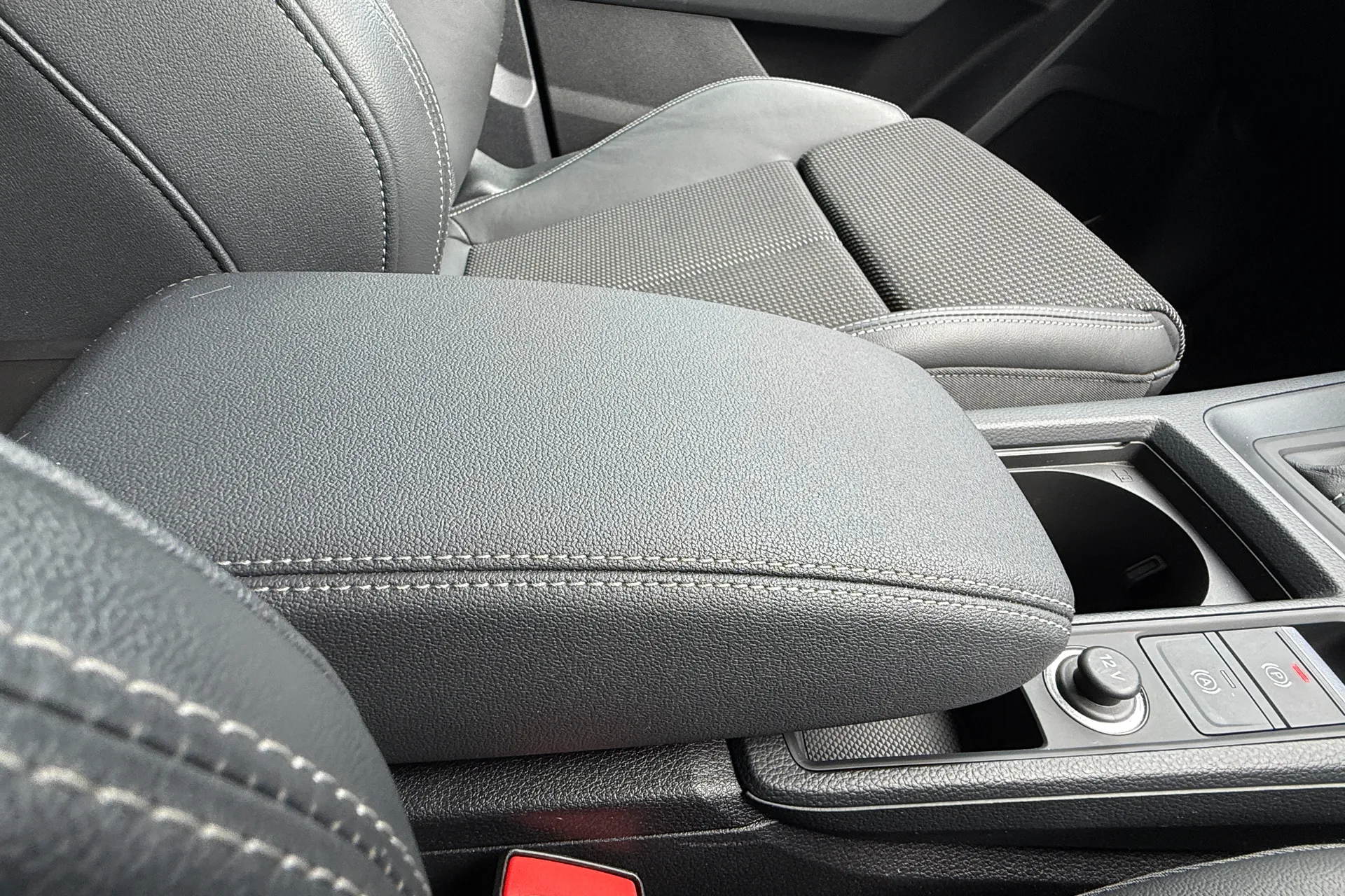 Audi Q3 thumbnail image number 46