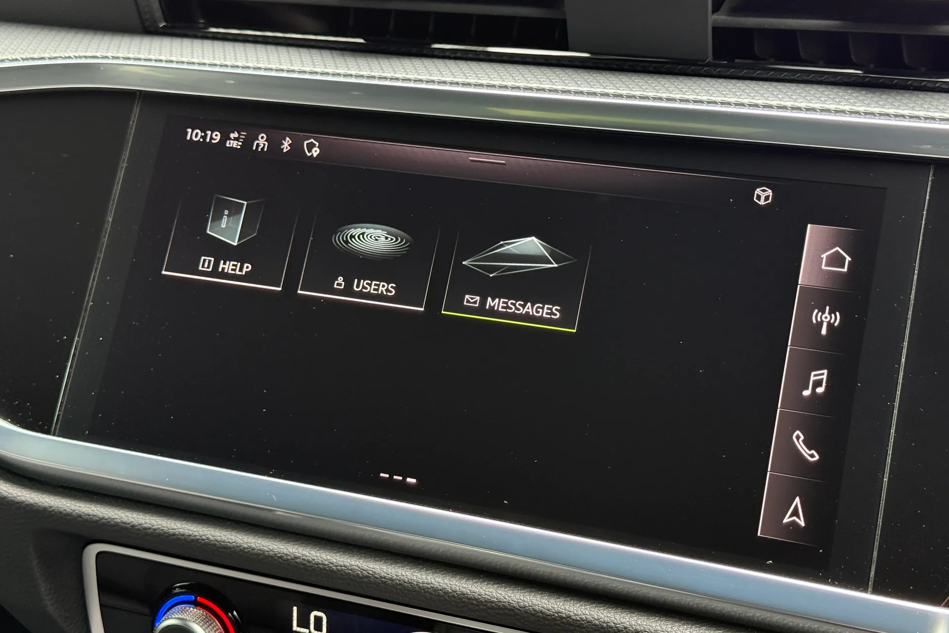 Audi Q3 thumbnail image number 28