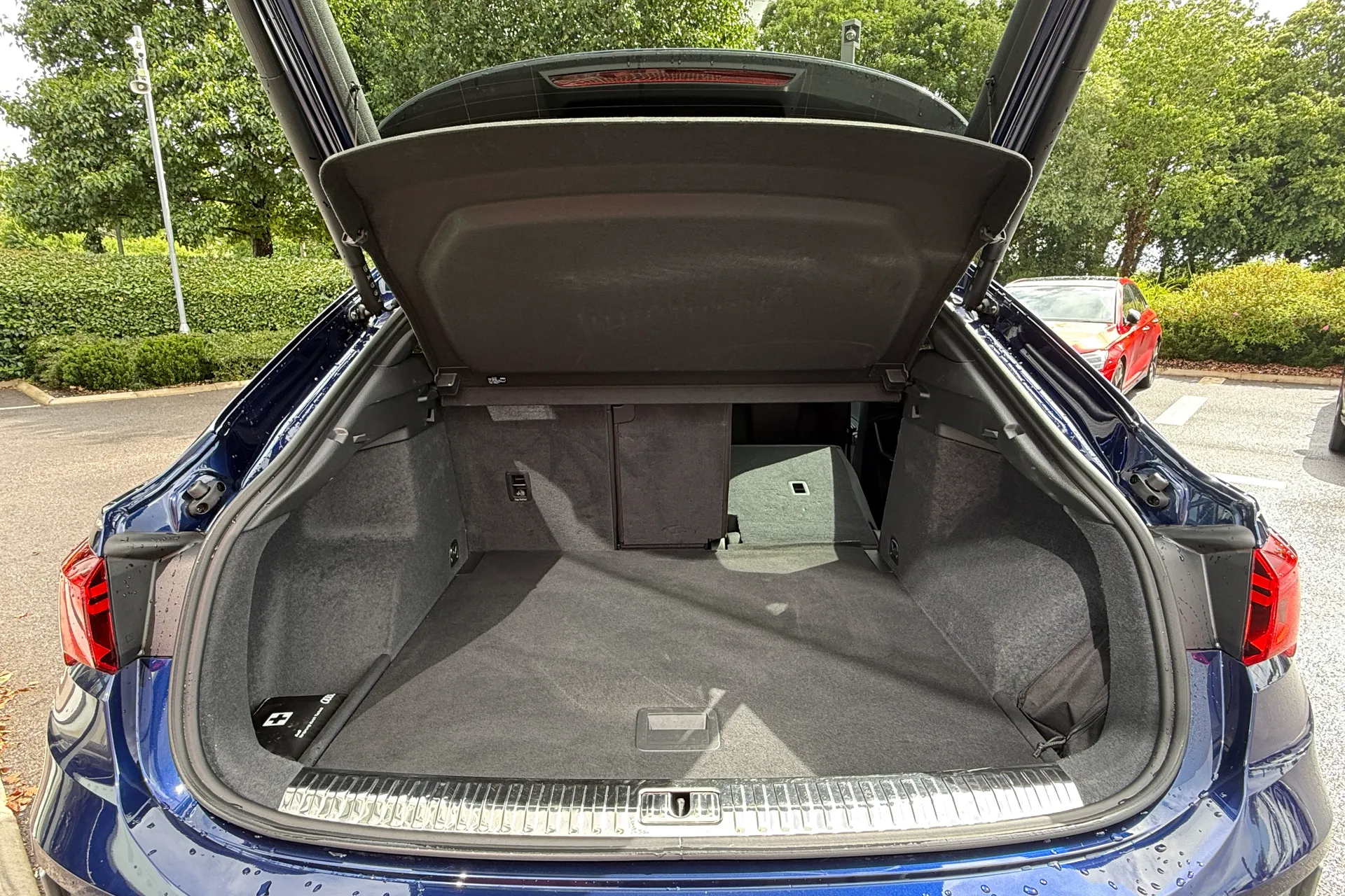 Audi Q3 thumbnail image number 36