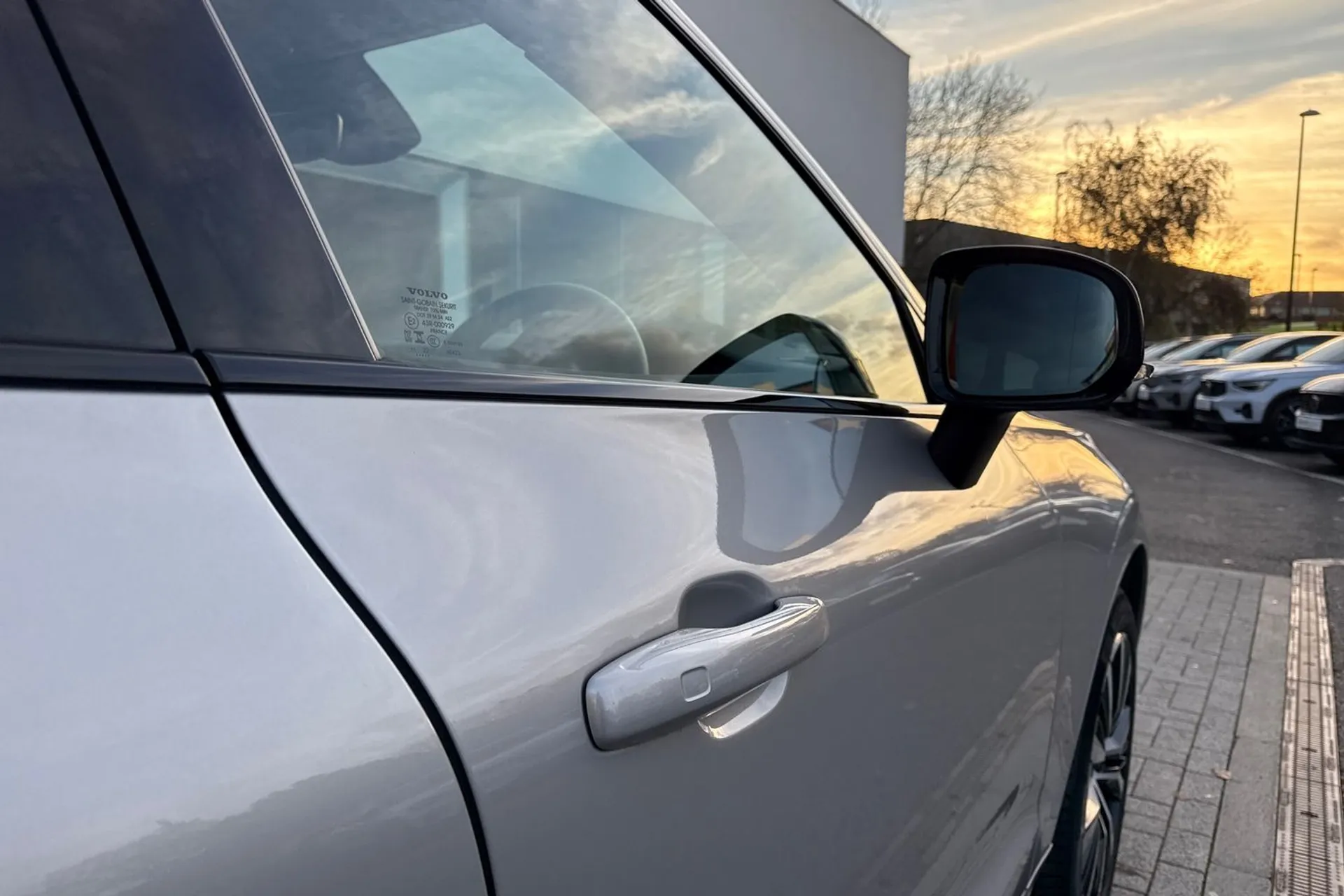 Volvo XC60 thumbnail image number 17