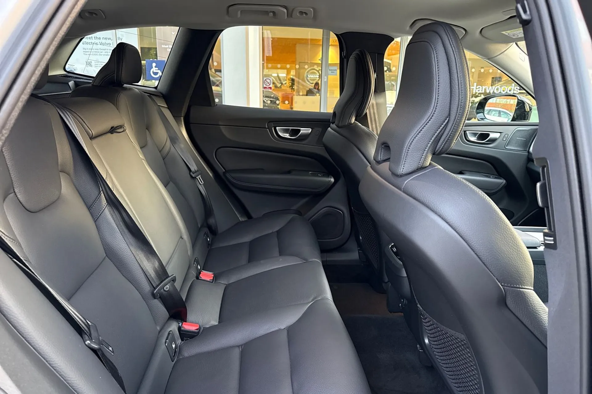 Volvo XC60 thumbnail image number 23