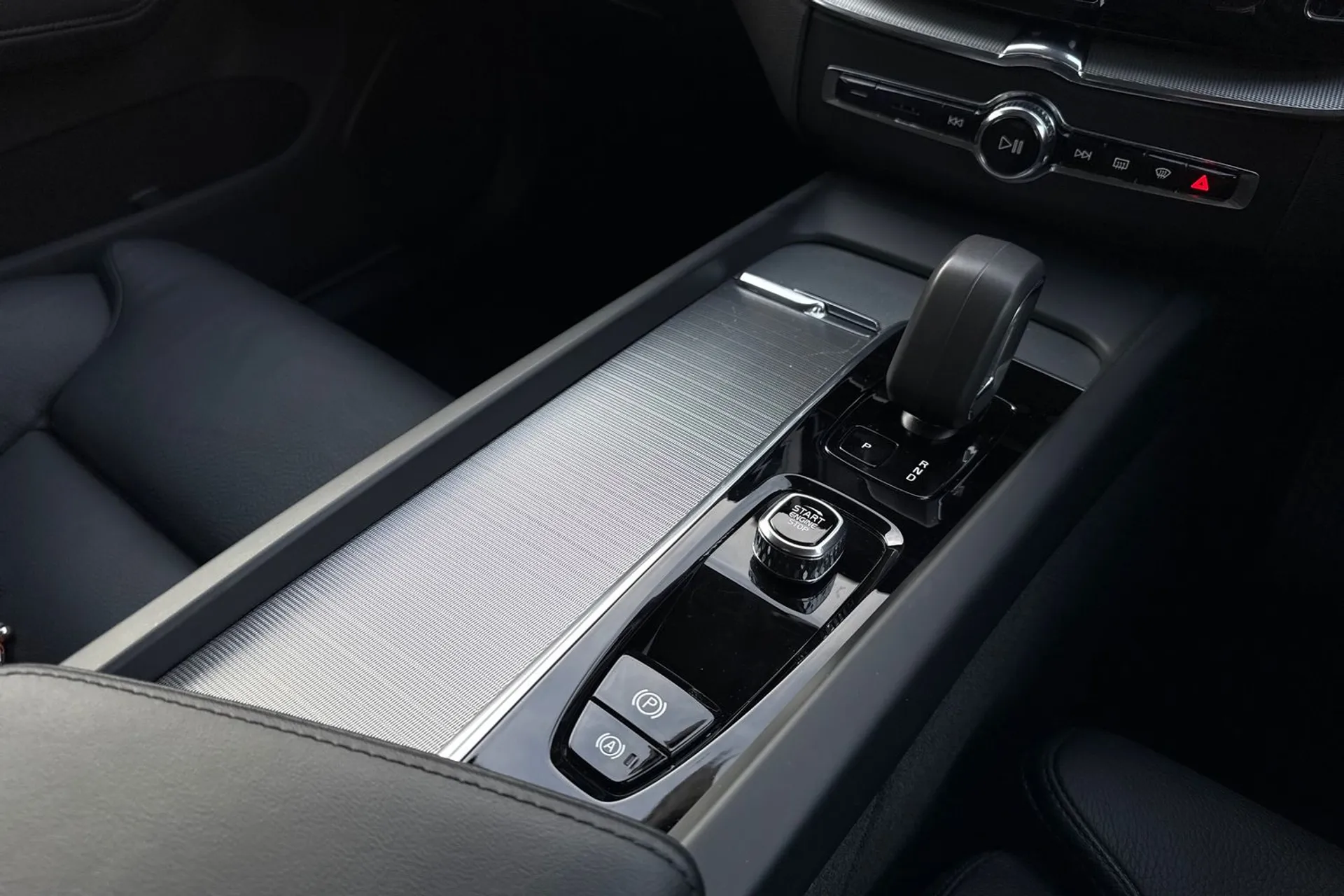 Volvo XC60 thumbnail image number 45