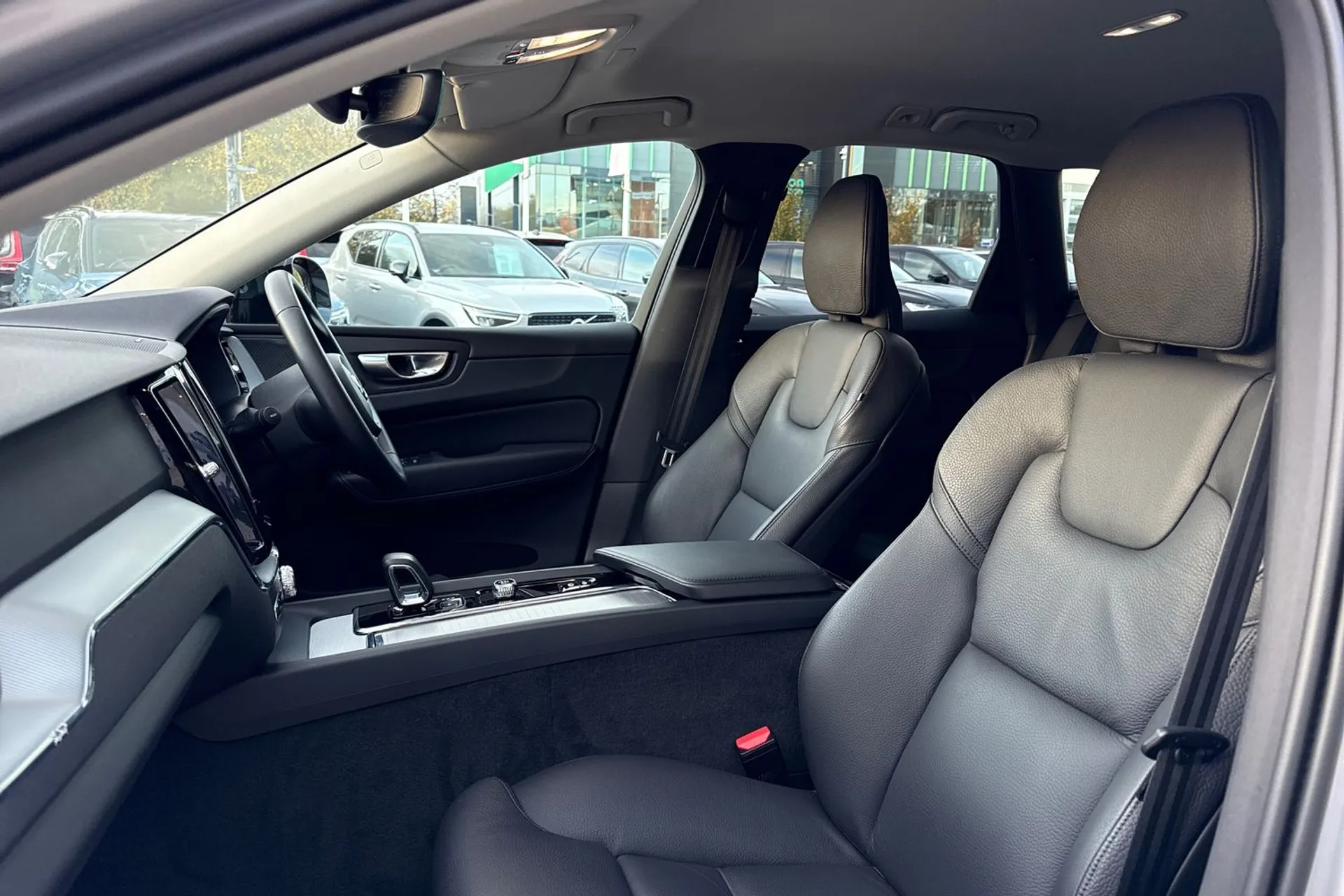 Volvo XC60 thumbnail image number 28