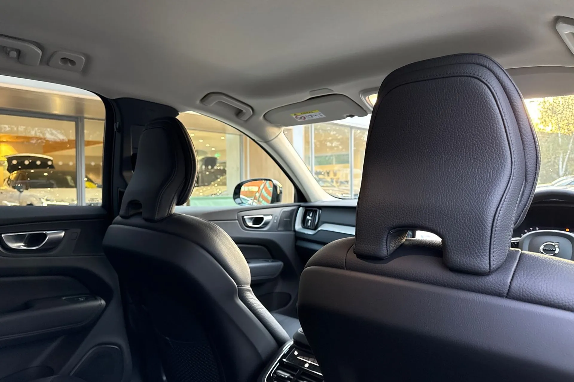 Volvo XC60 thumbnail image number 24