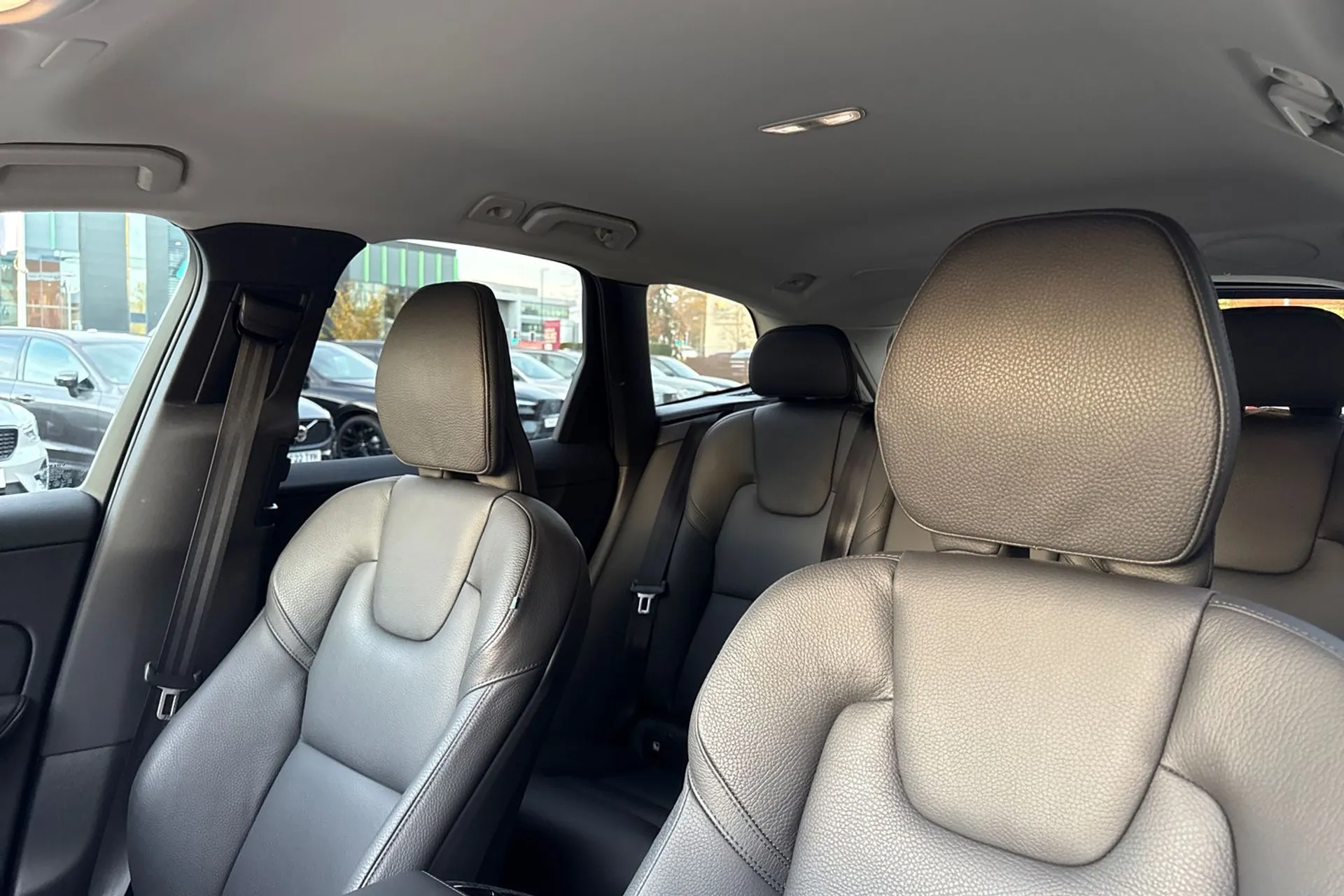 Volvo XC60 thumbnail image number 29