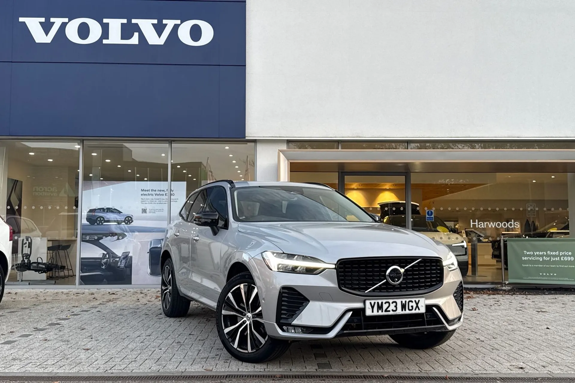 Volvo XC60 focused image