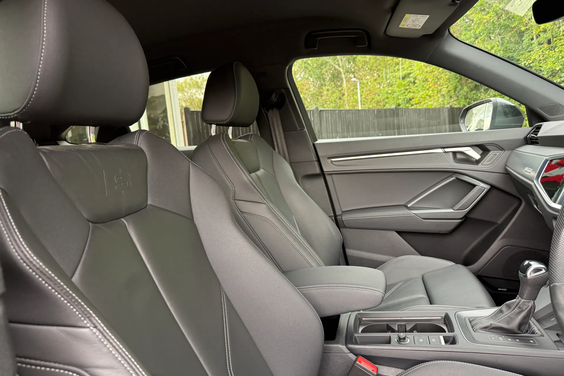 Audi Q3 thumbnail image number 25