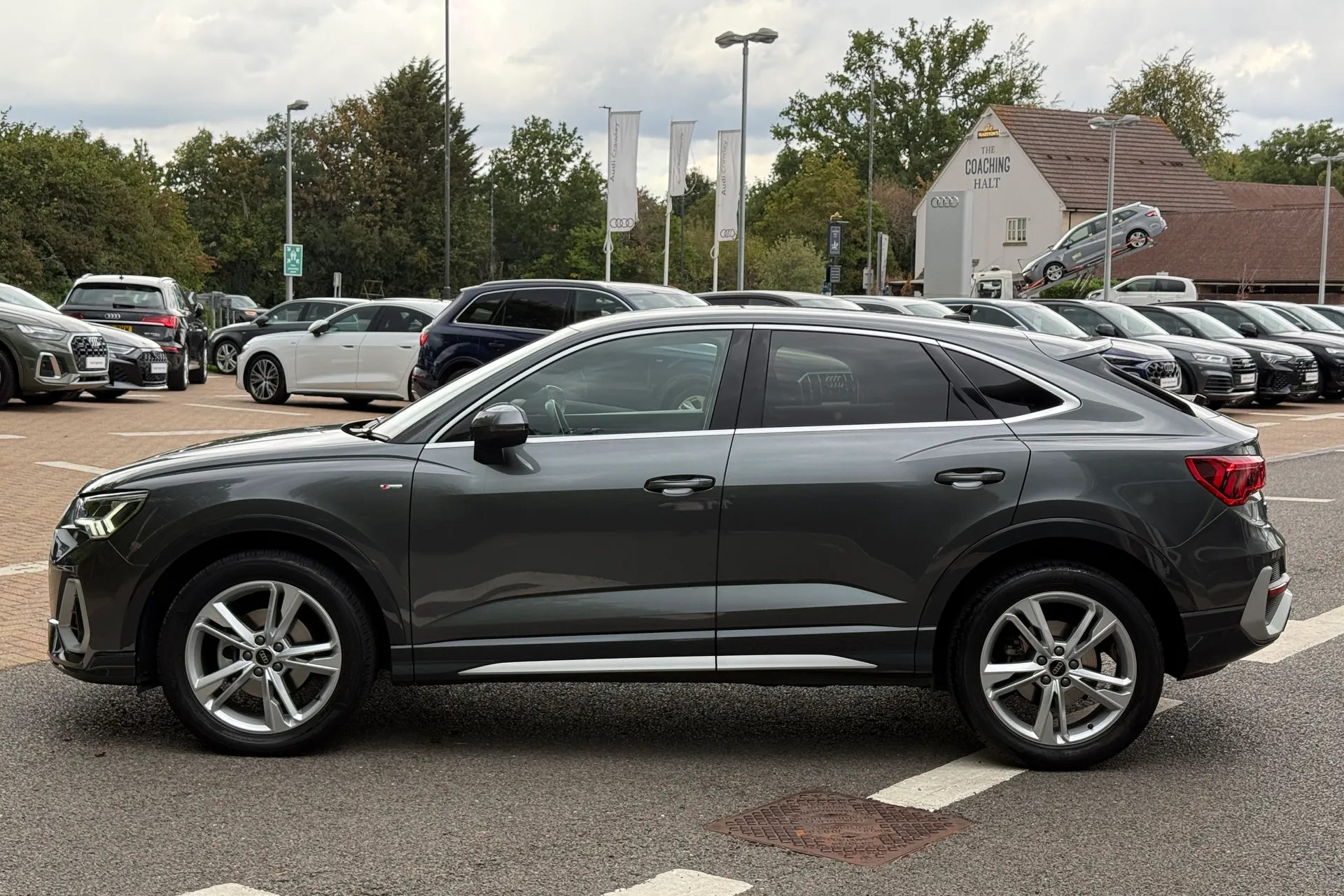 Audi Q3 thumbnail image number 45