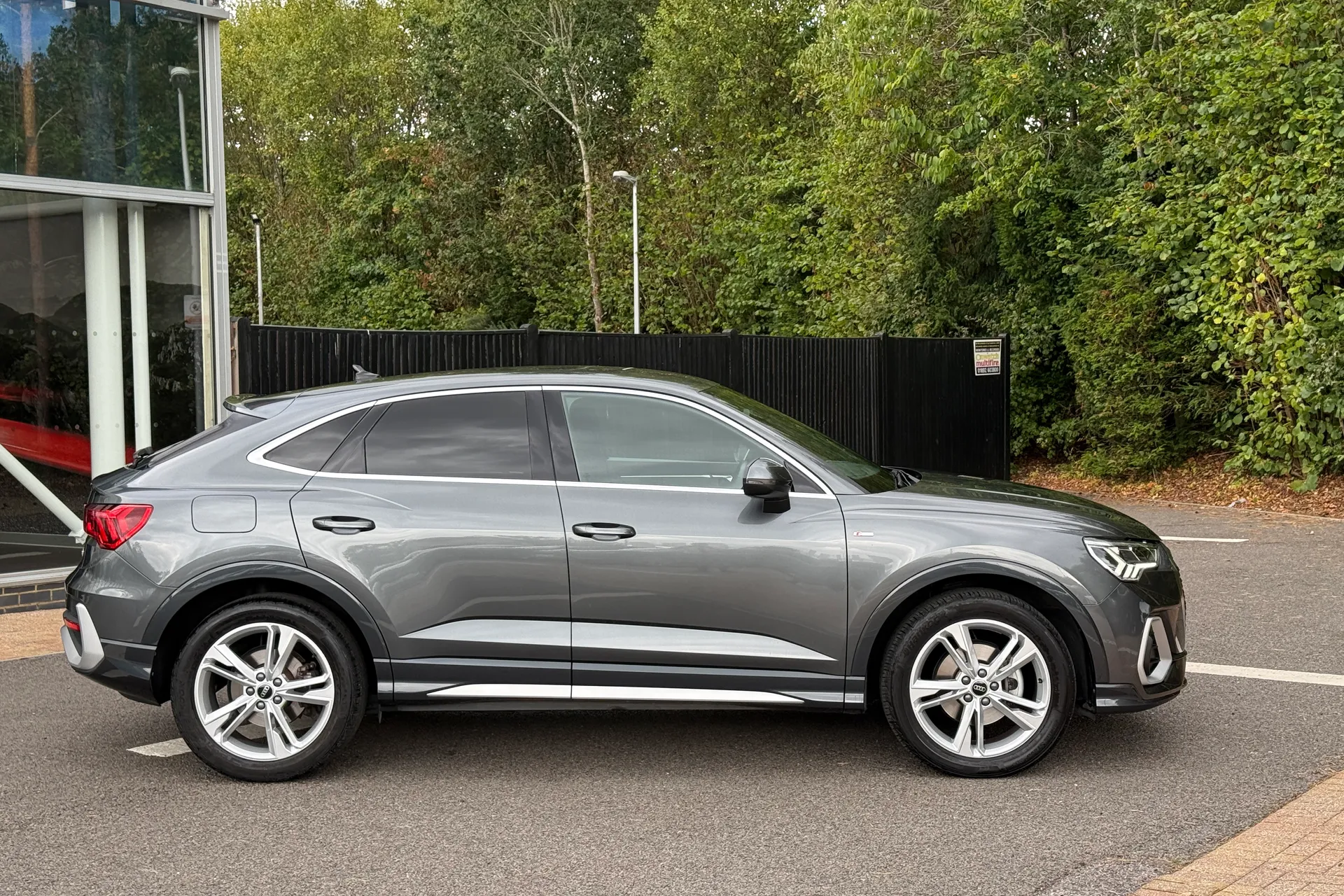 Audi Q3 thumbnail image number 29