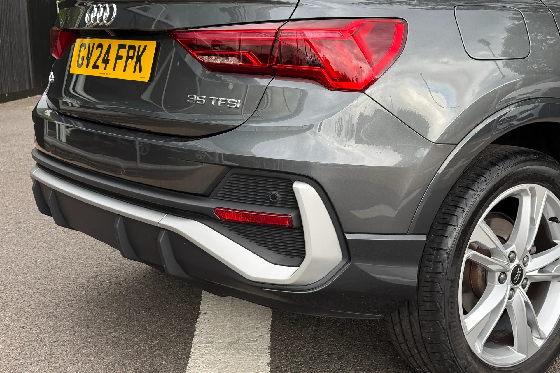 Audi Q3 thumbnail image number 40