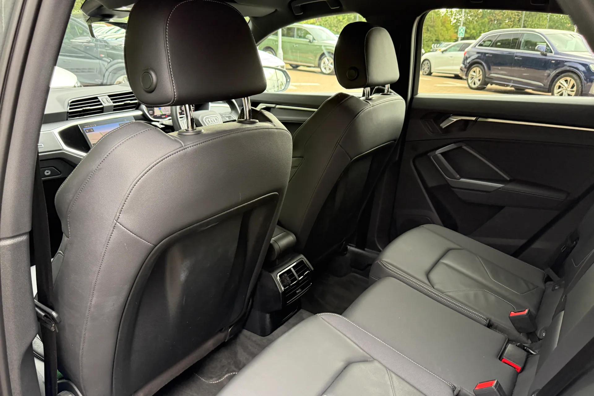 Audi Q3 thumbnail image number 46