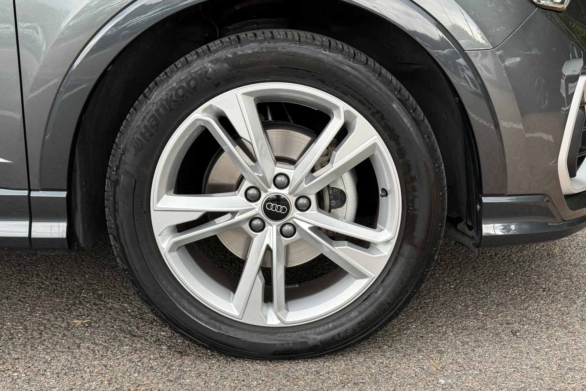 Audi Q3 thumbnail image number 28