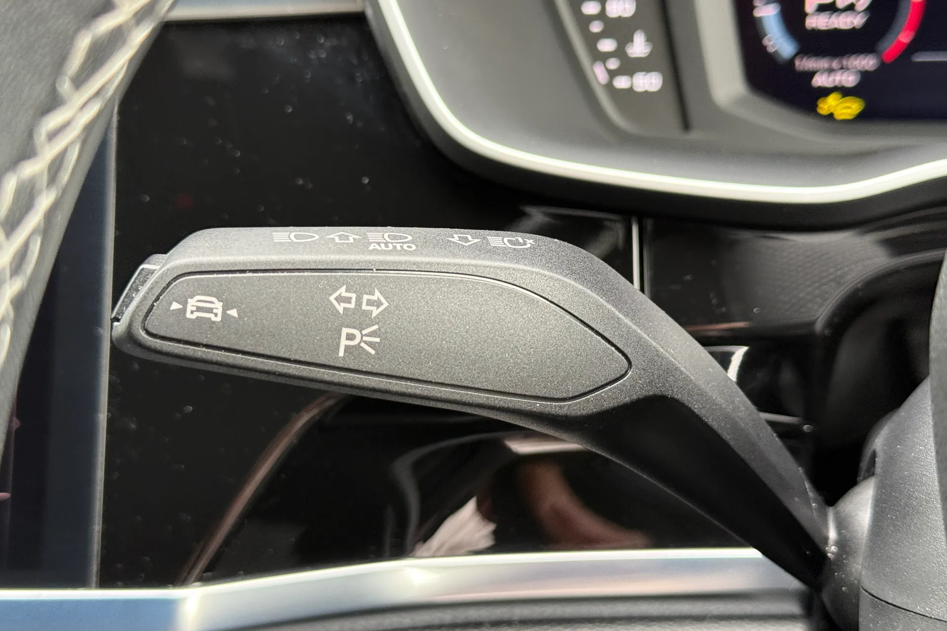 Audi Q3 thumbnail image number 8
