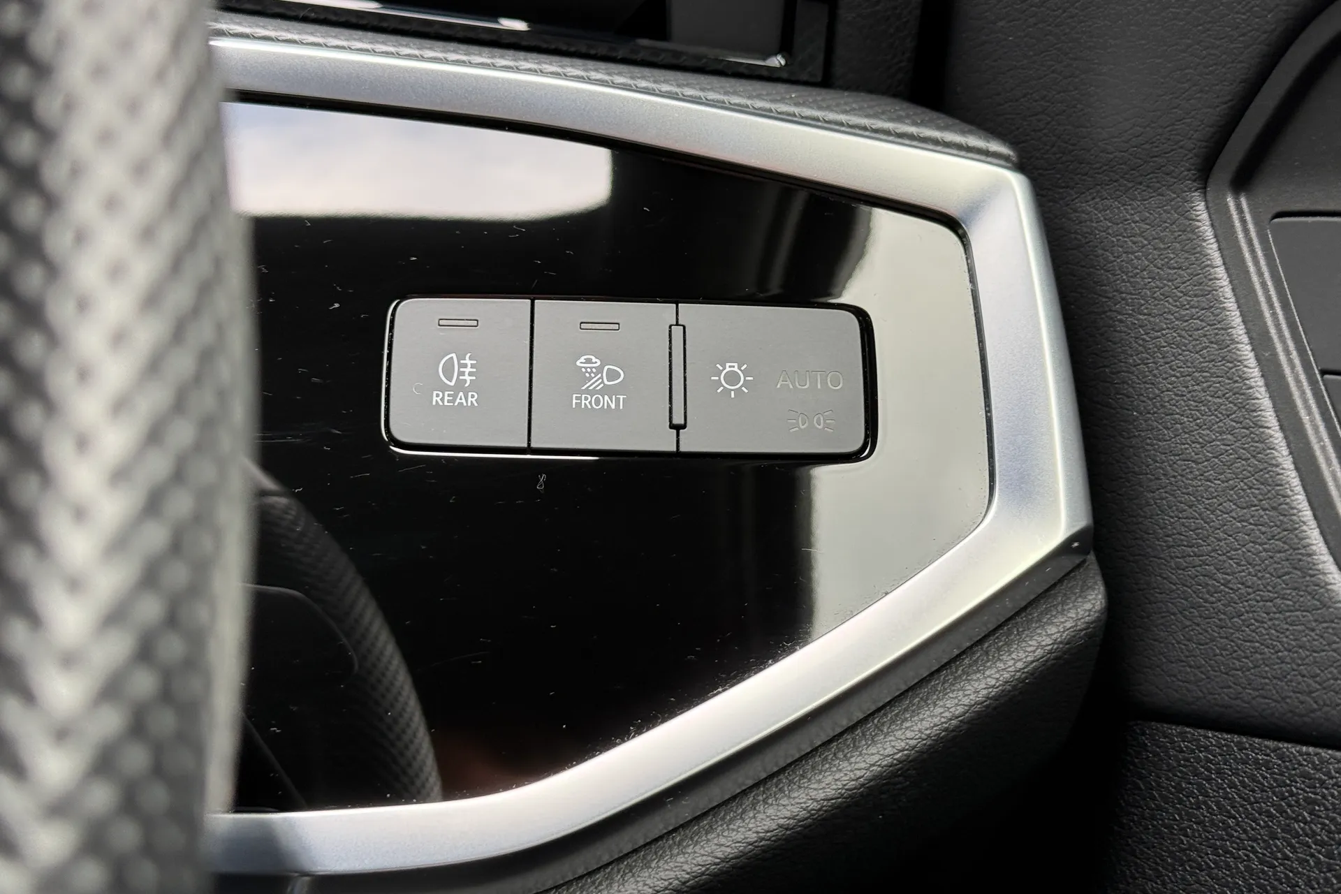 Audi Q3 thumbnail image number 10