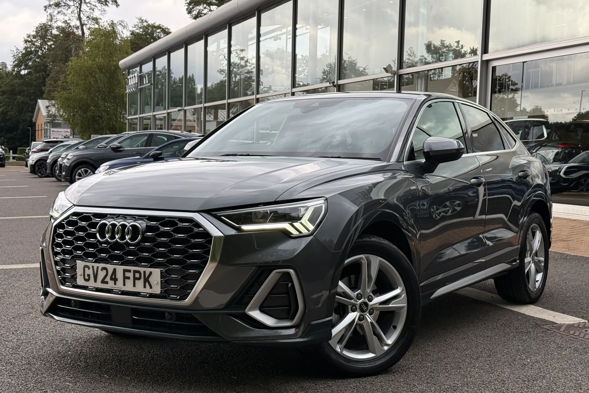 Audi Q3 thumbnail image number 52