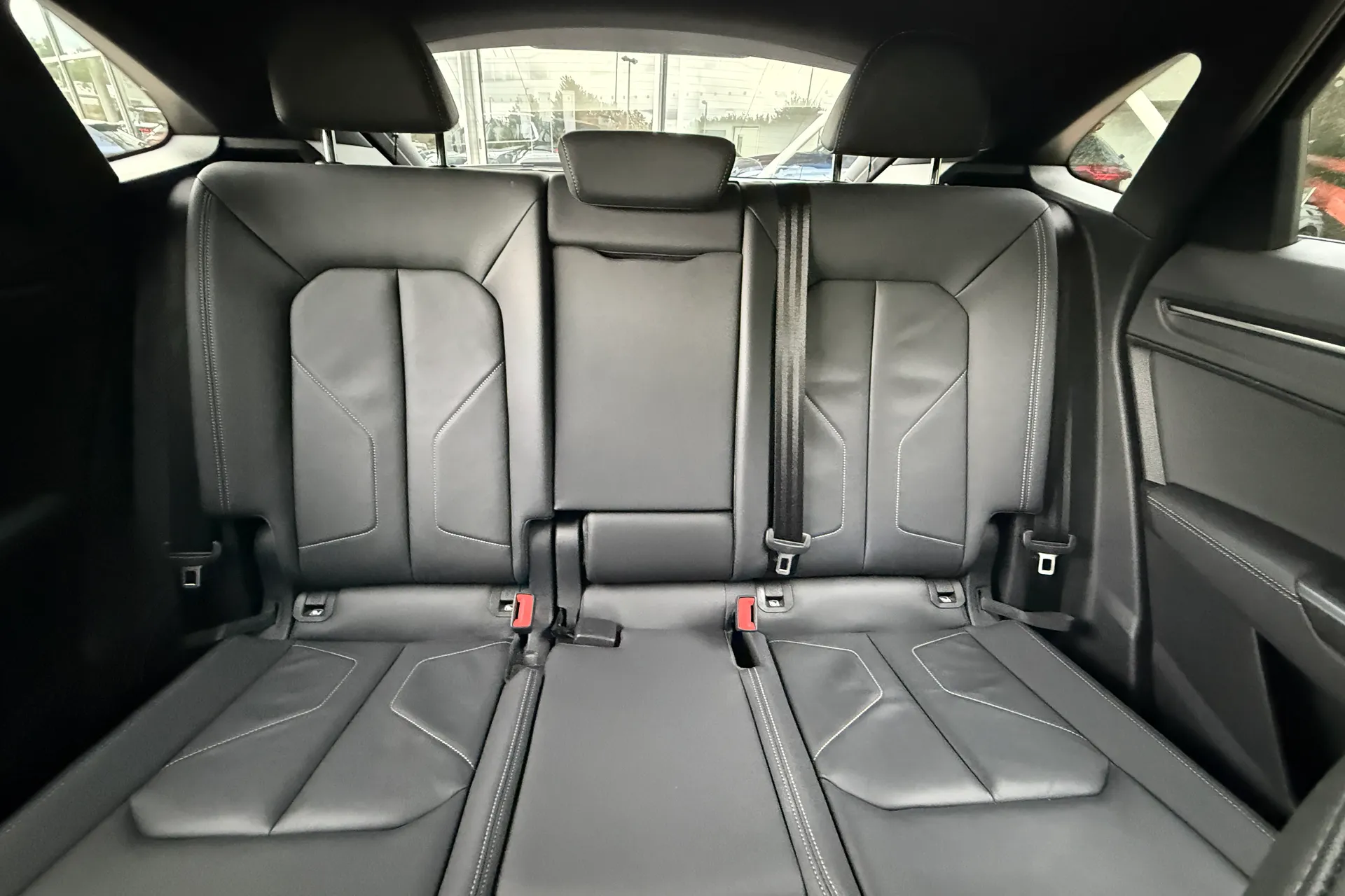 Audi Q3 thumbnail image number 22