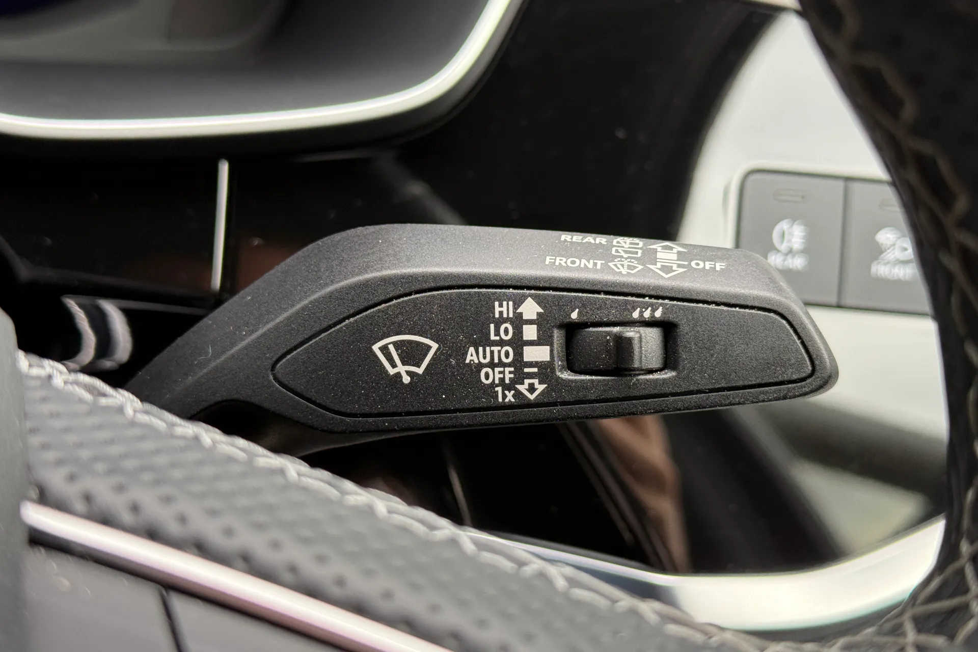 Audi Q3 thumbnail image number 9