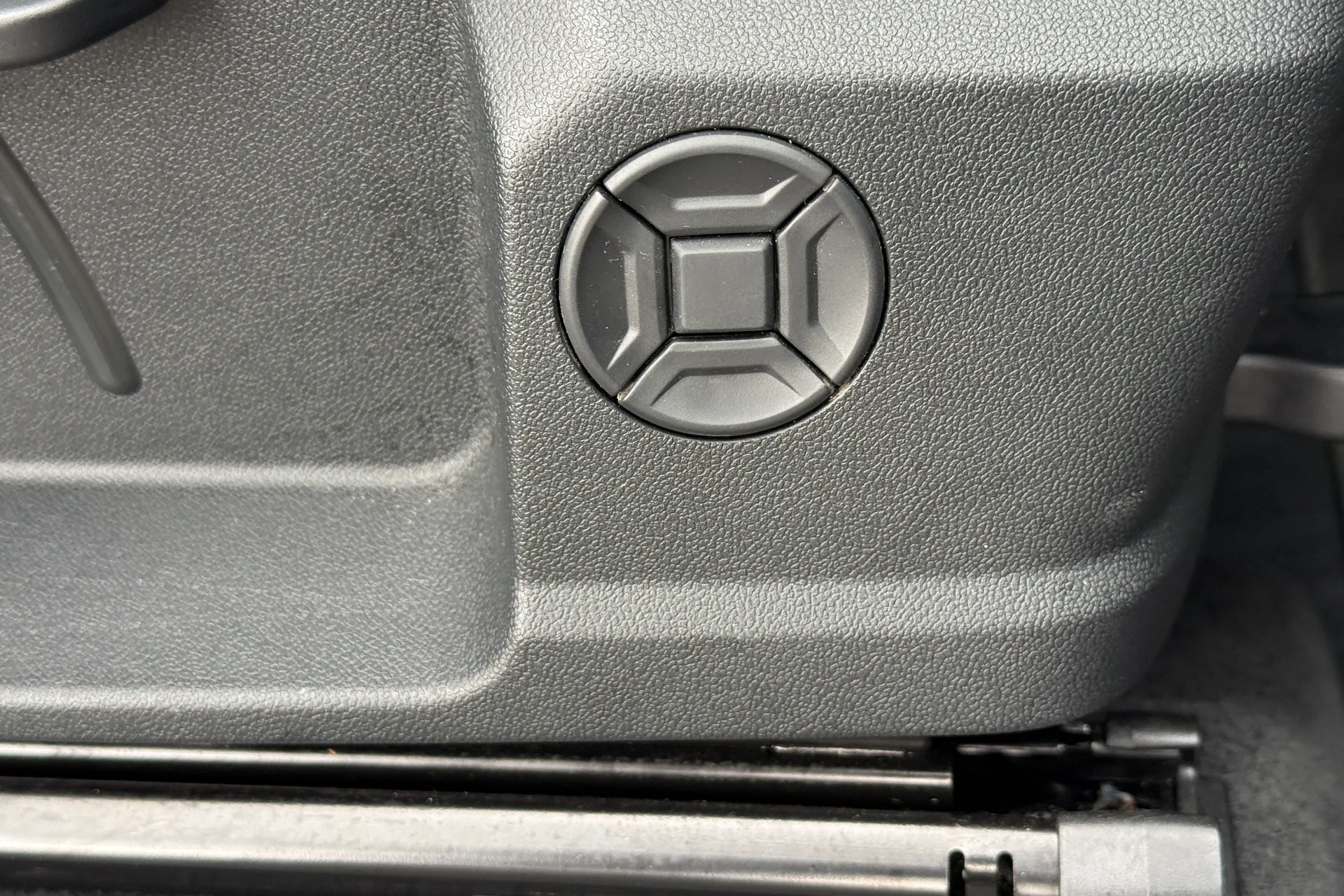 Audi Q3 thumbnail image number 27