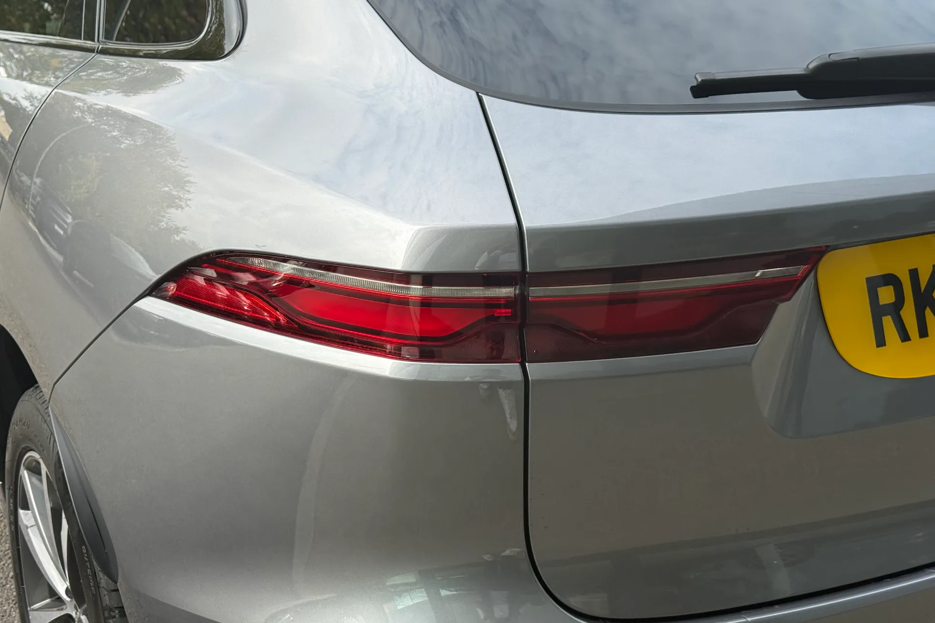 Jaguar F-PACE thumbnail image number 56