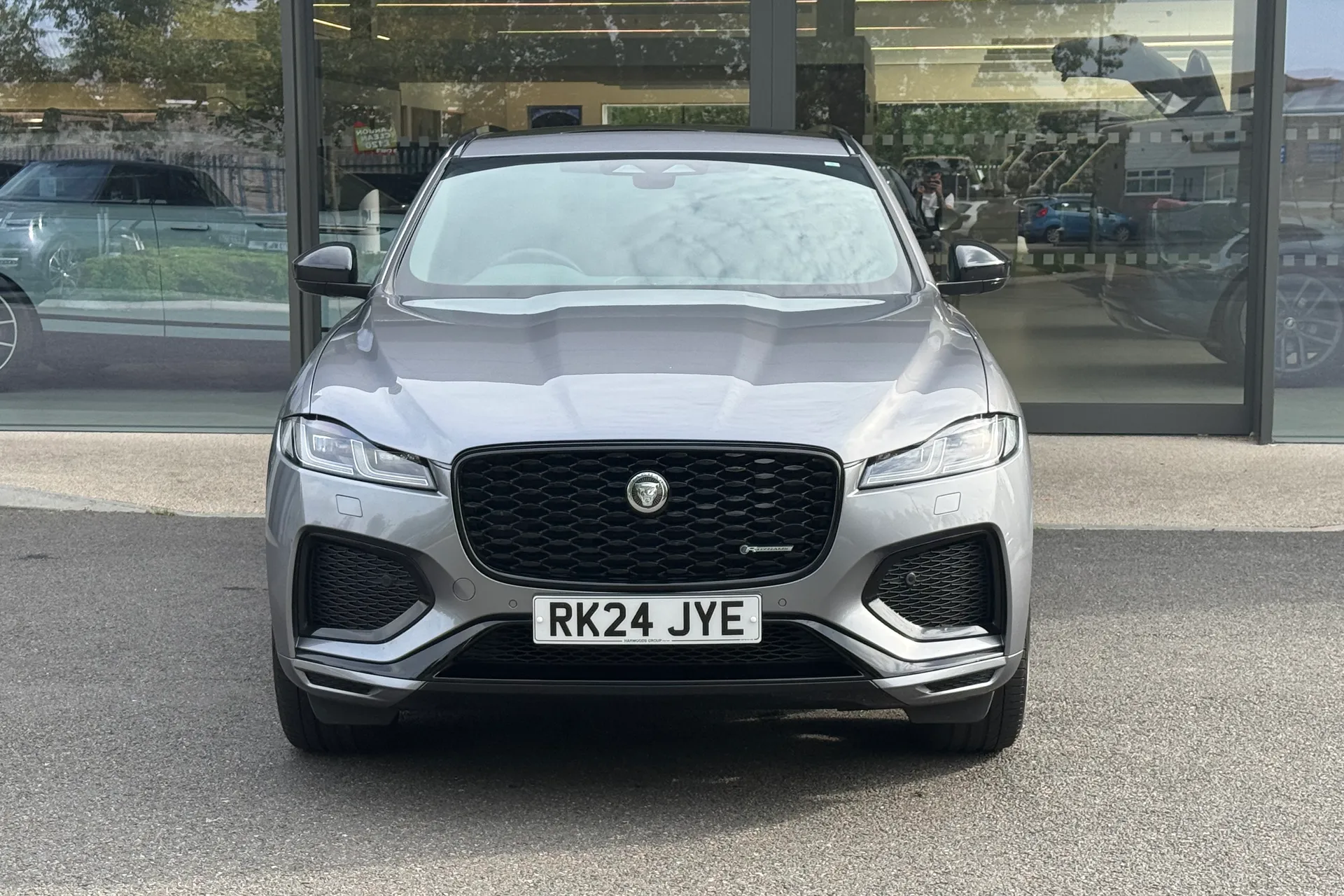 Jaguar F-PACE thumbnail image number 6