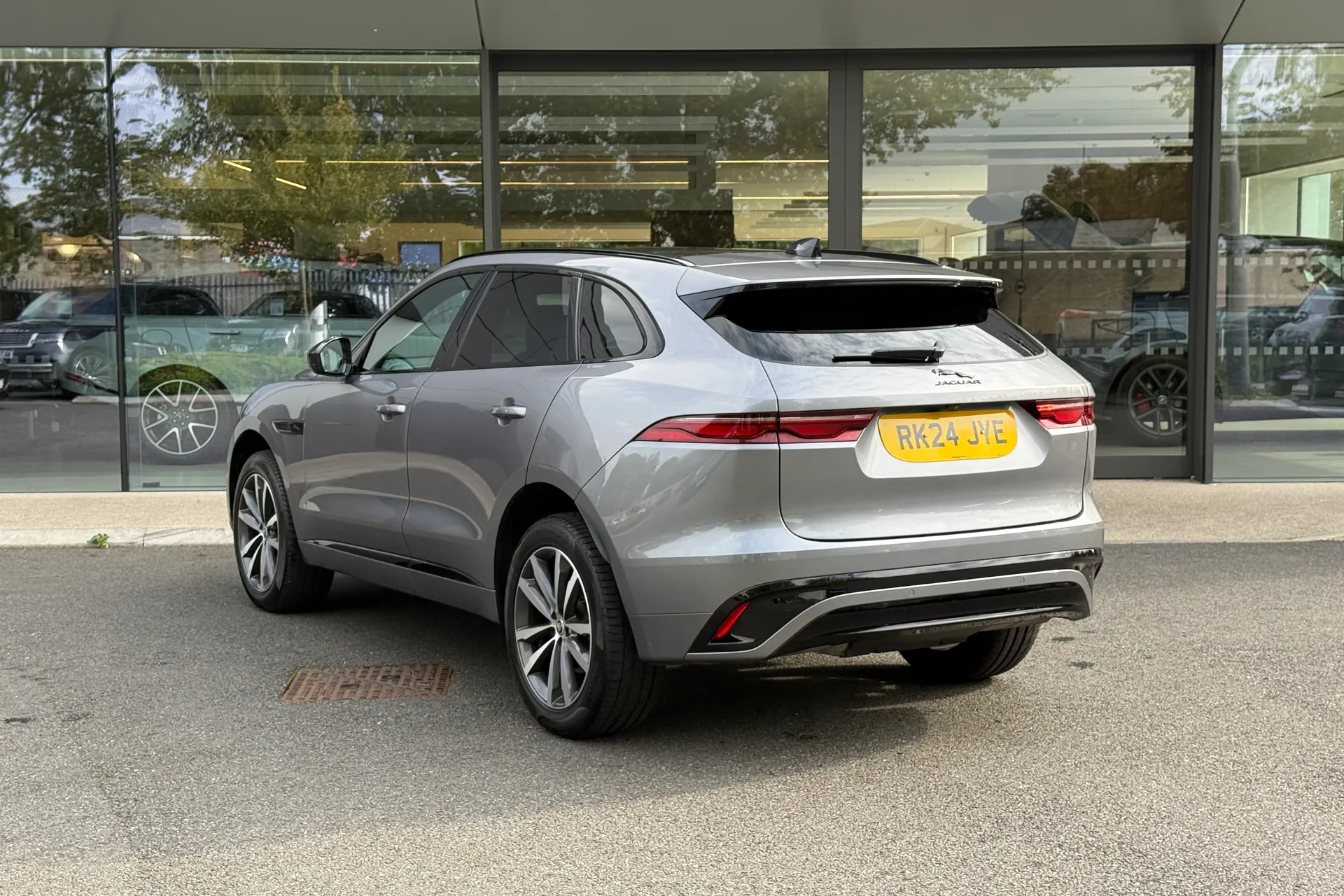 Jaguar F-PACE thumbnail image number 58