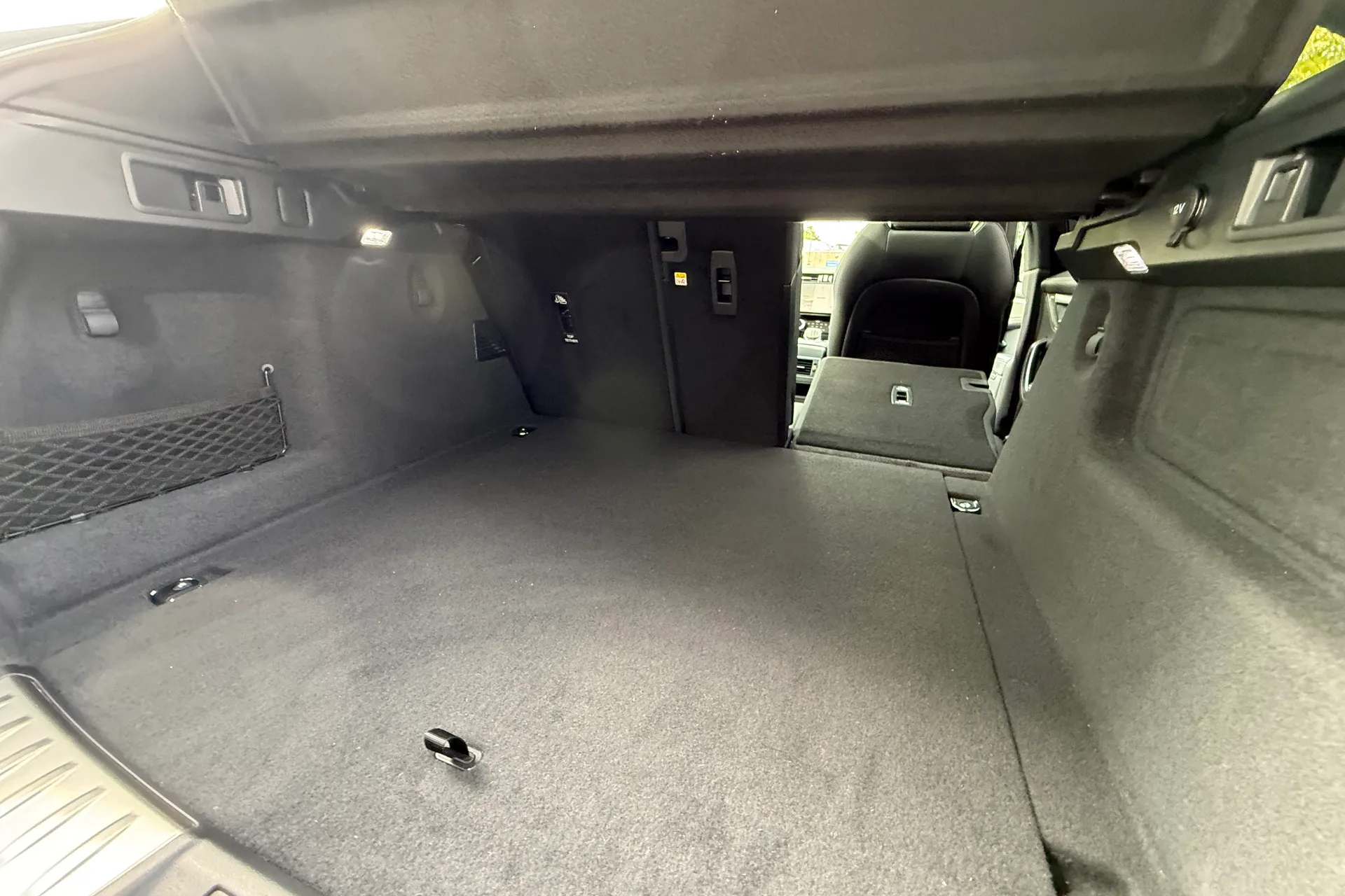 Jaguar F-PACE thumbnail image number 43