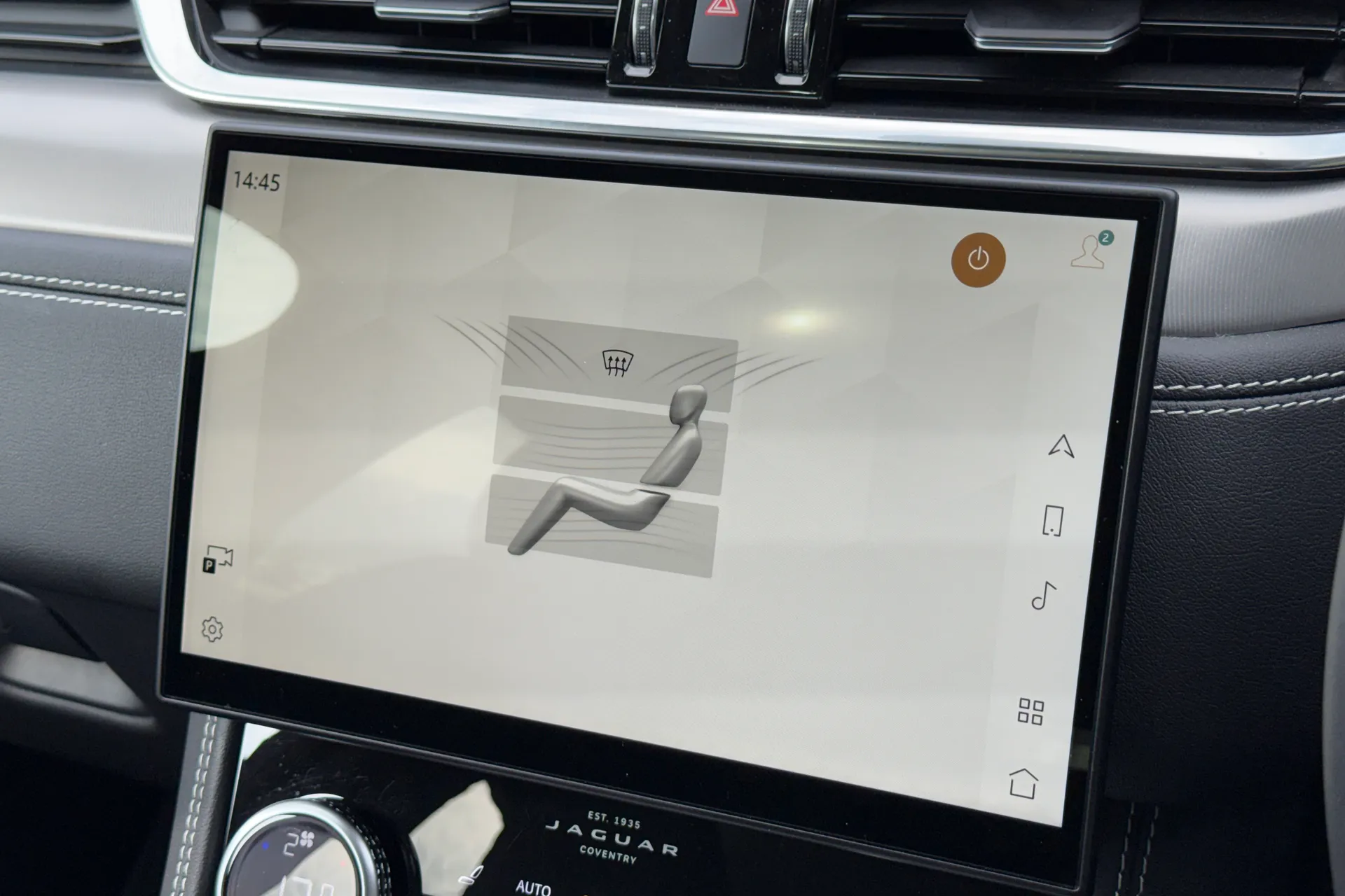 Jaguar F-PACE thumbnail image number 17