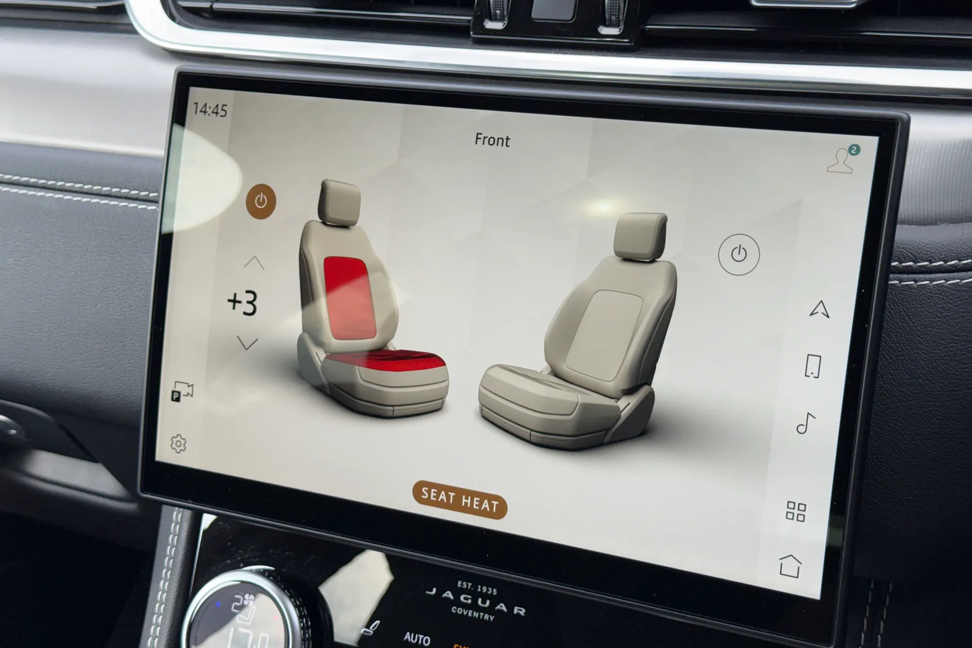 Jaguar F-PACE thumbnail image number 18