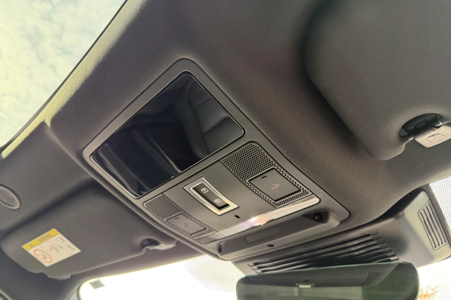 Jaguar F-PACE thumbnail image number 52