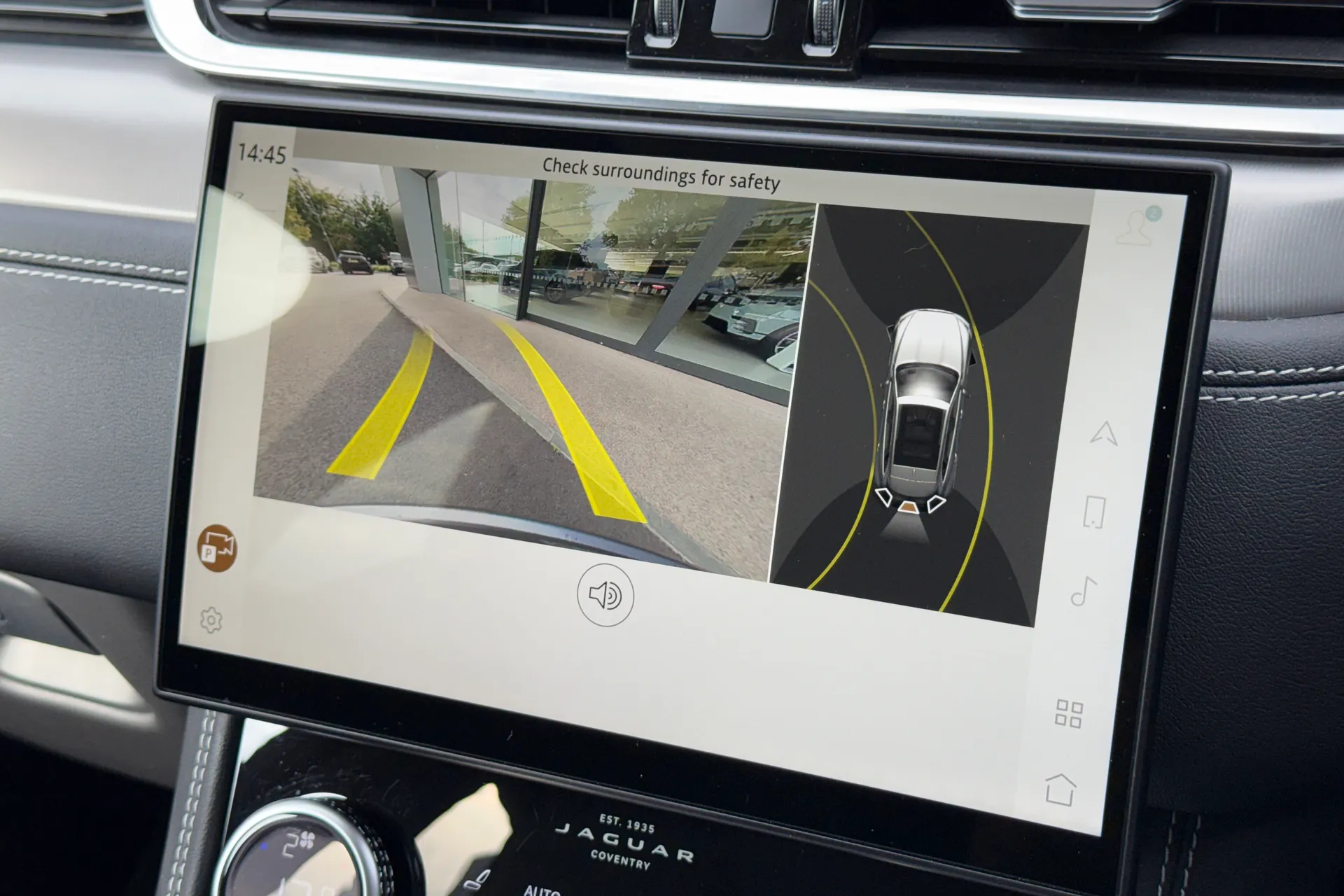 Jaguar F-PACE thumbnail image number 4