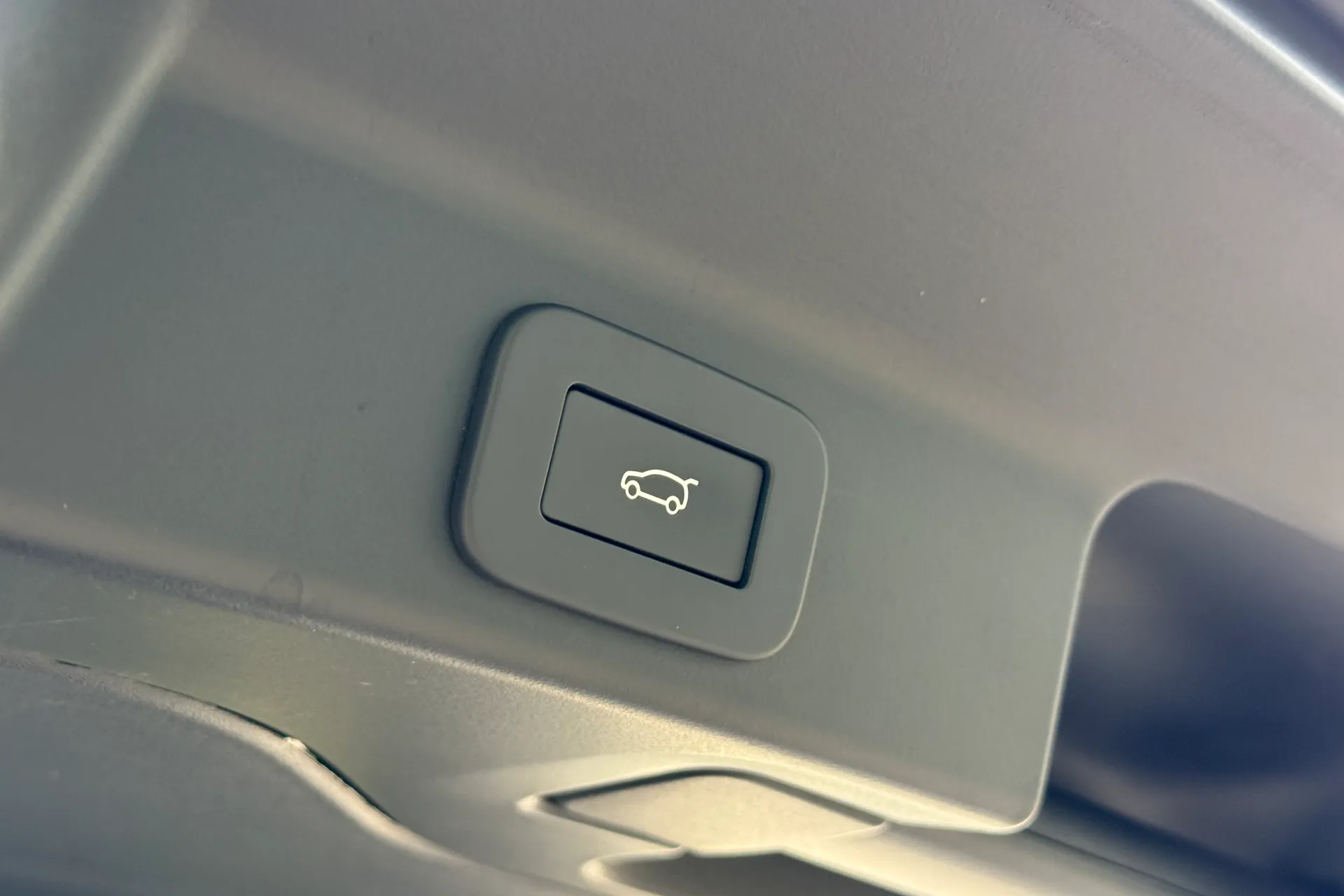 Jaguar F-PACE thumbnail image number 41