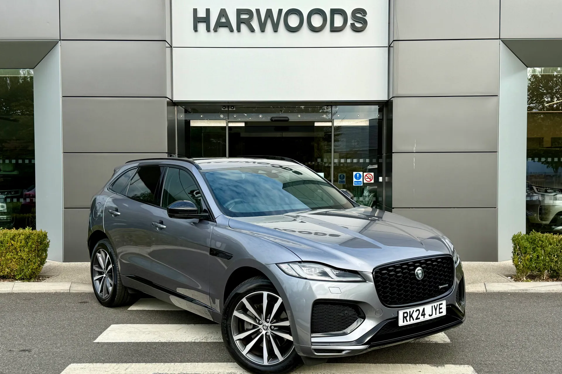 Jaguar F-PACE focused image