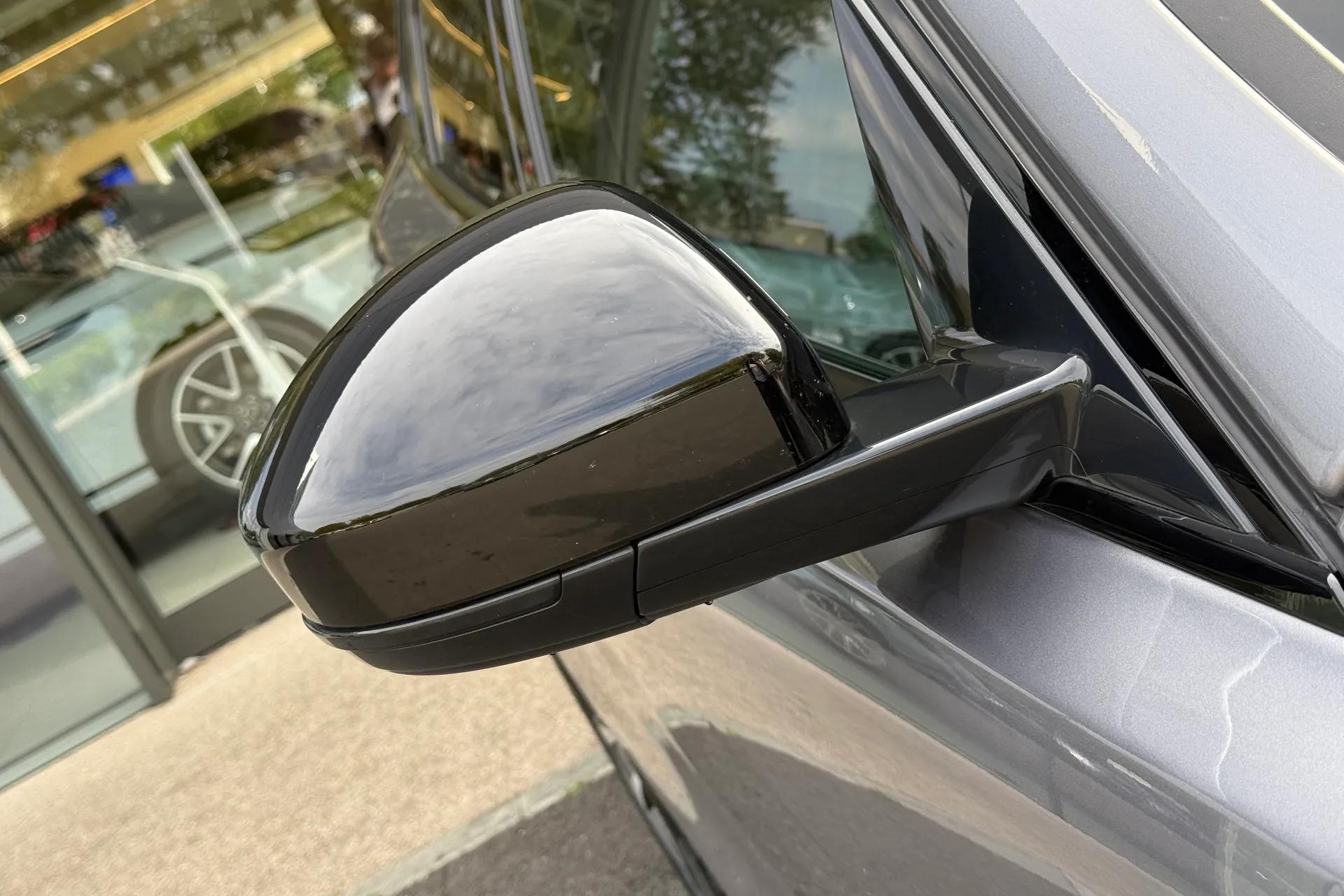 Jaguar F-PACE thumbnail image number 53