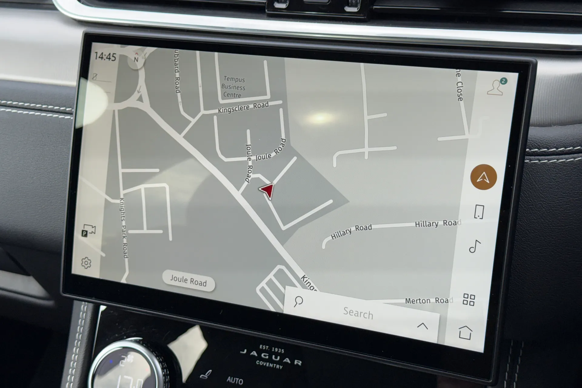 Jaguar F-PACE thumbnail image number 29