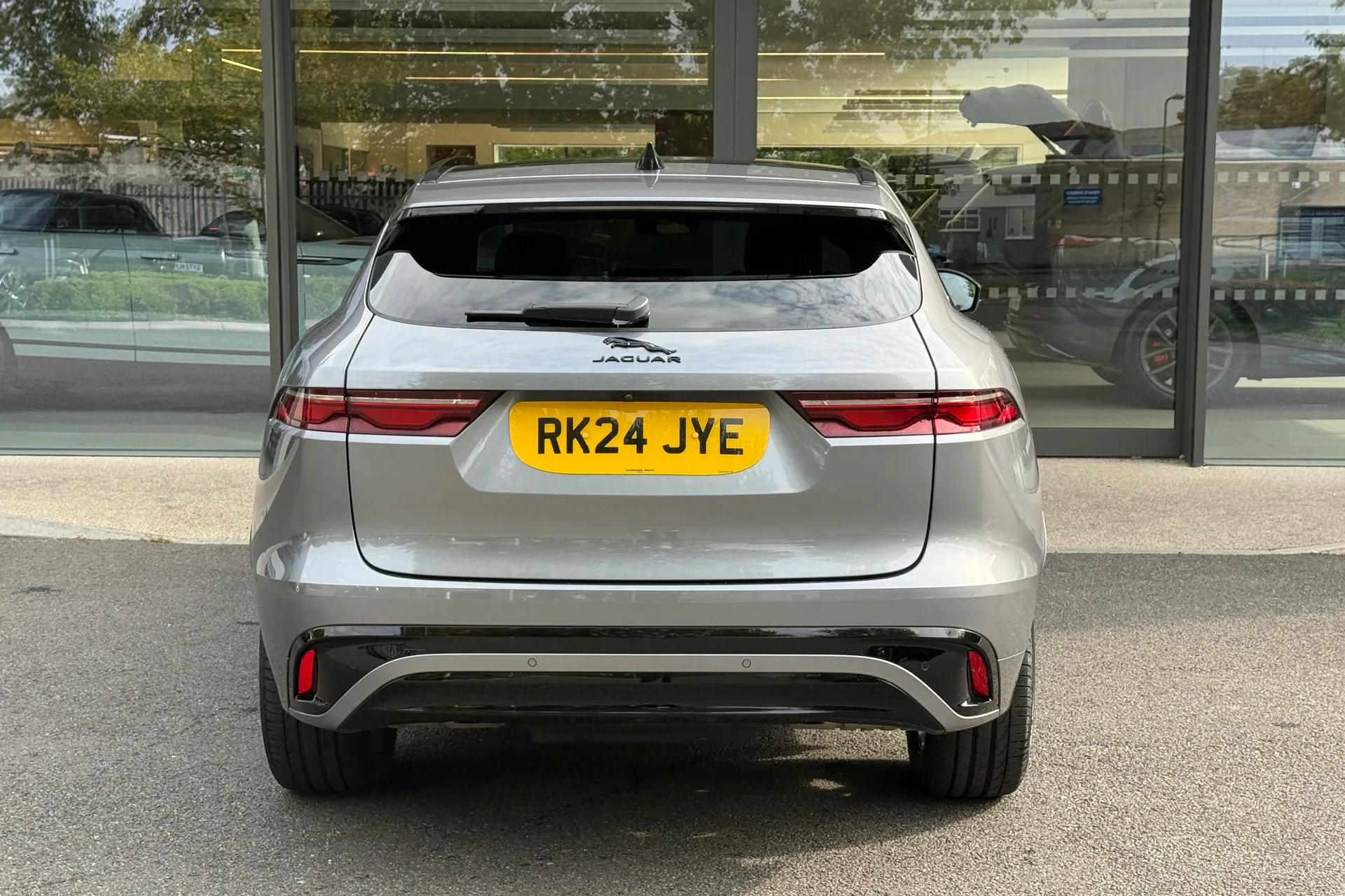 Jaguar F-PACE thumbnail image number 8