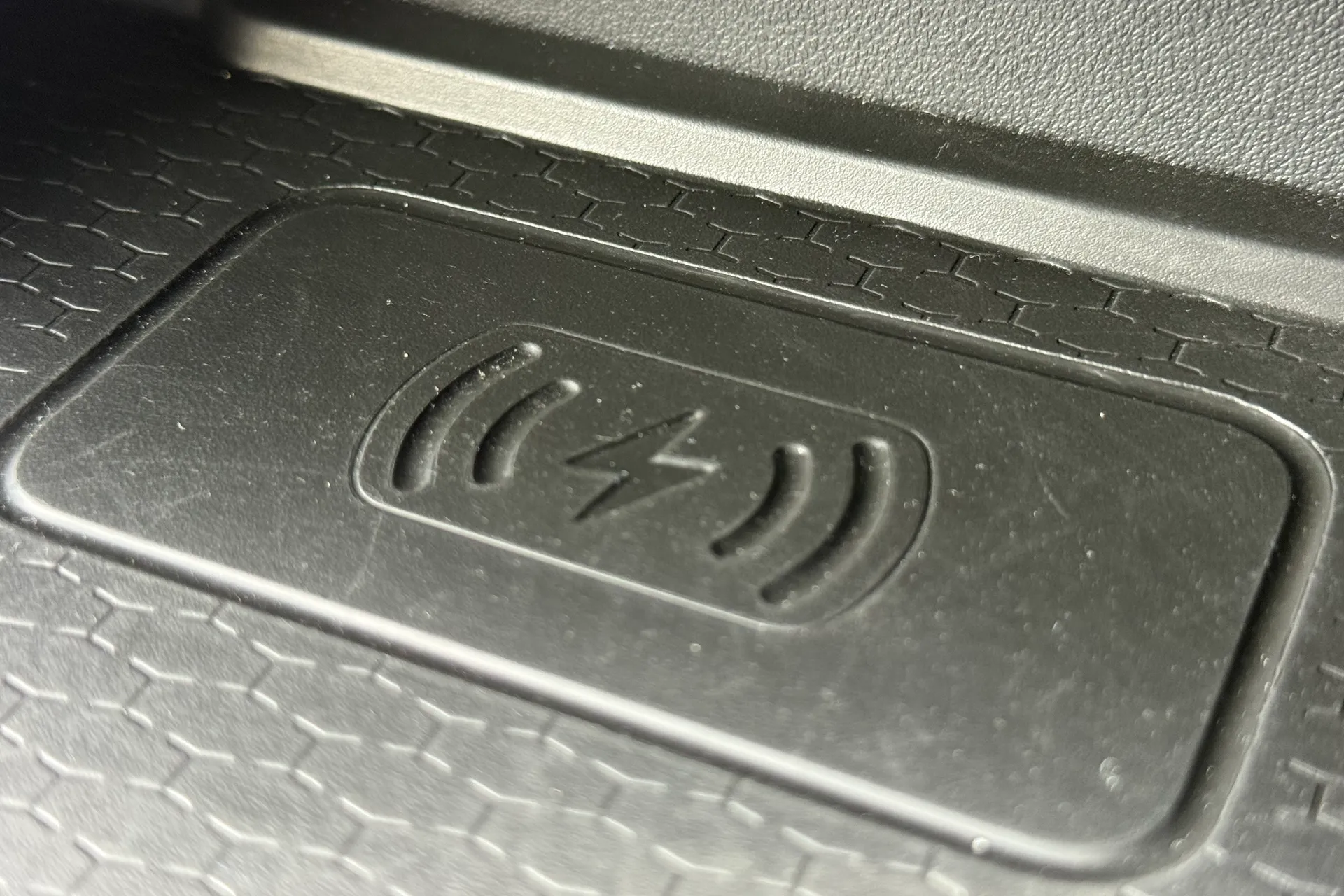 Jaguar F-PACE thumbnail image number 21