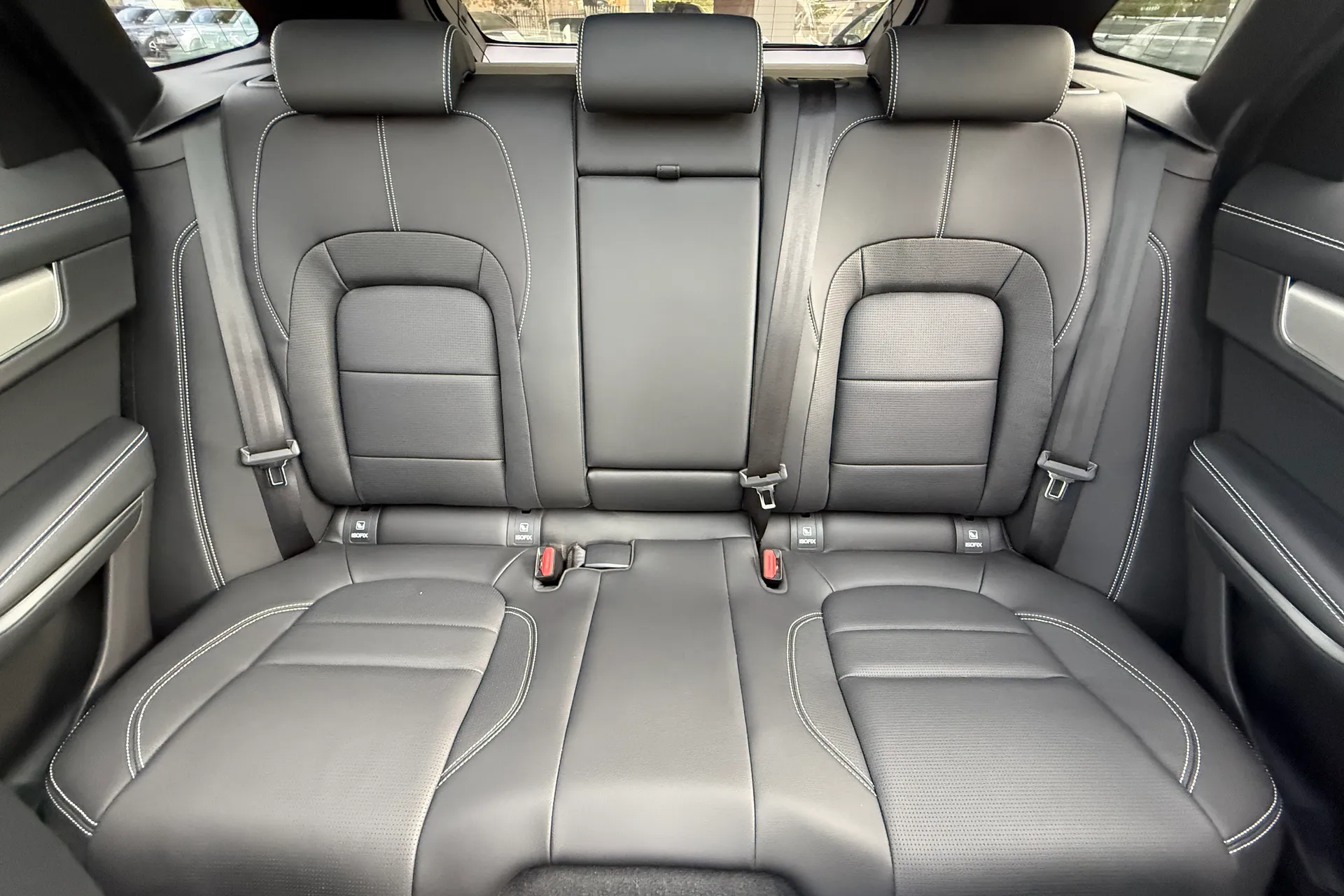 Jaguar F-PACE thumbnail image number 11