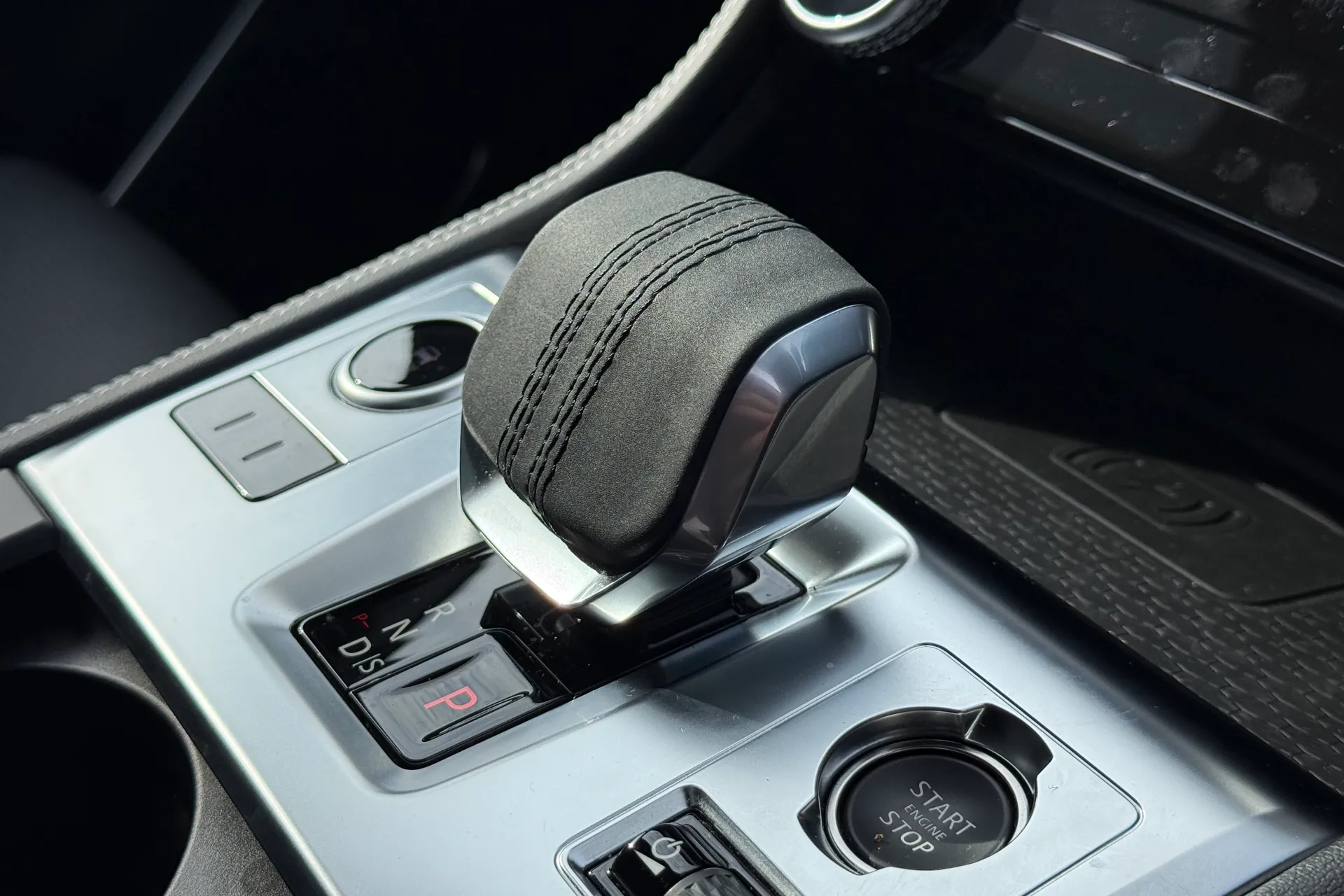 Jaguar F-PACE thumbnail image number 20