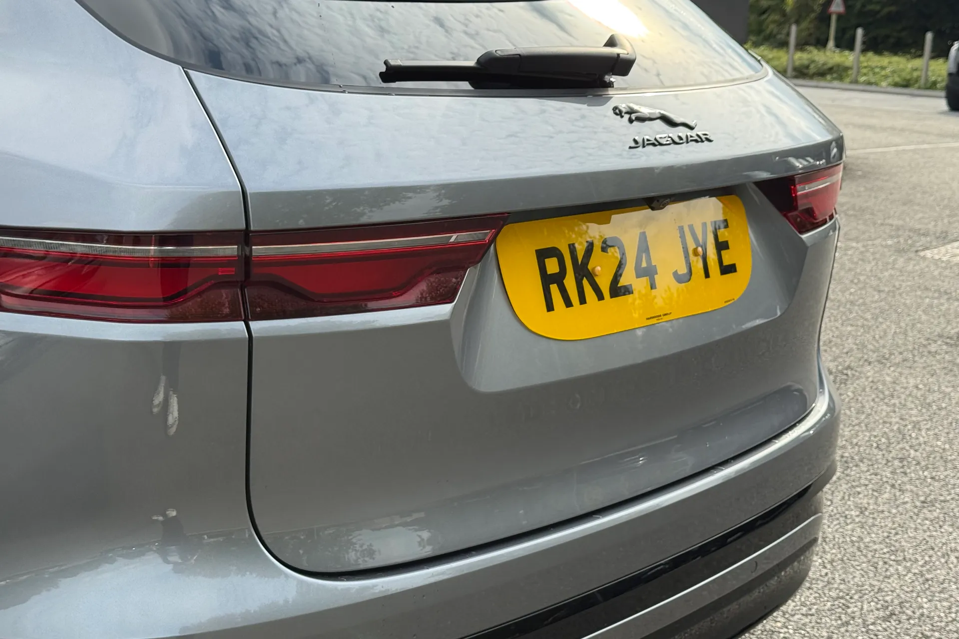 Jaguar F-PACE thumbnail image number 44