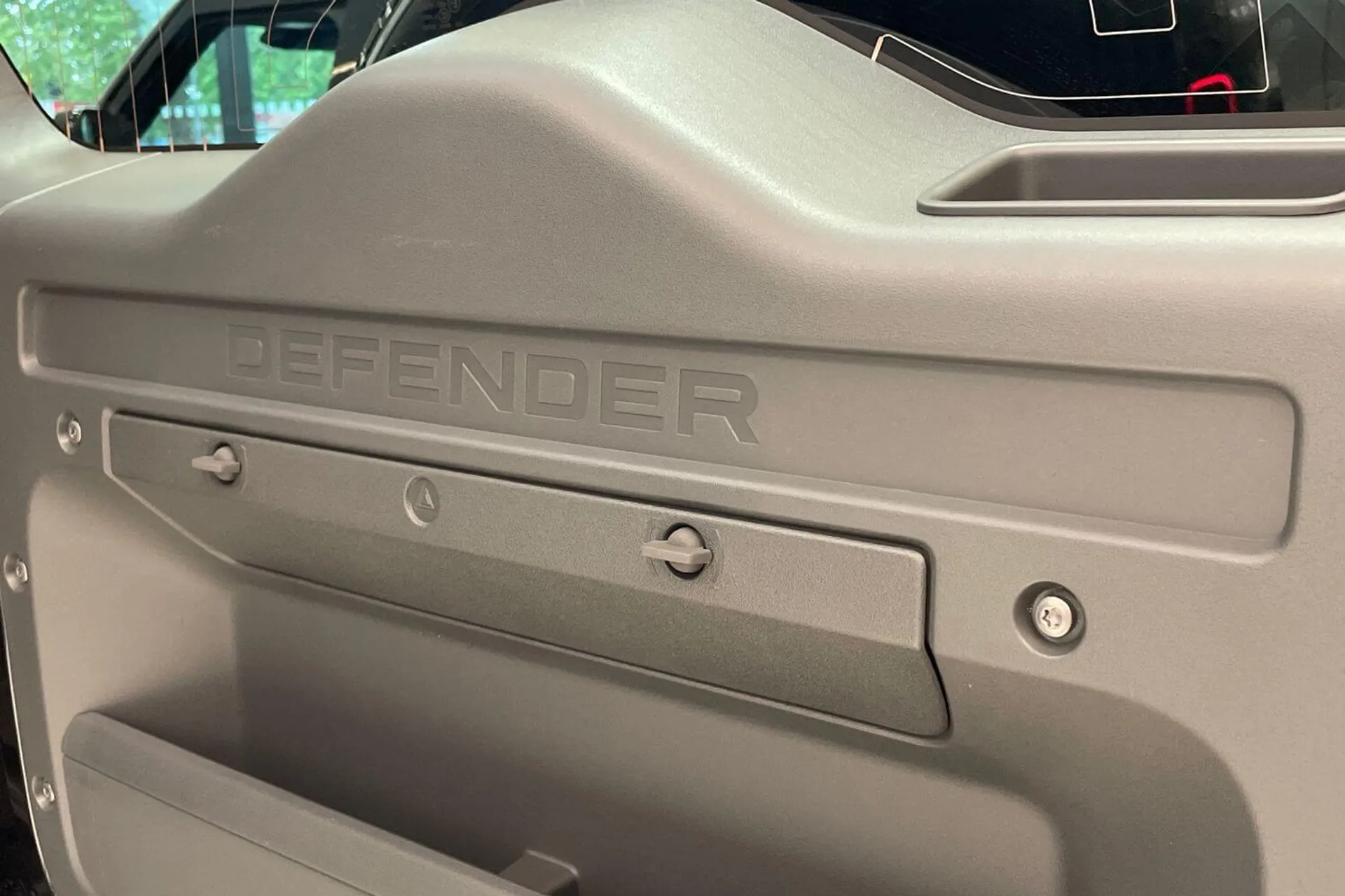 LAND ROVER Defender 90 thumbnail image number 27