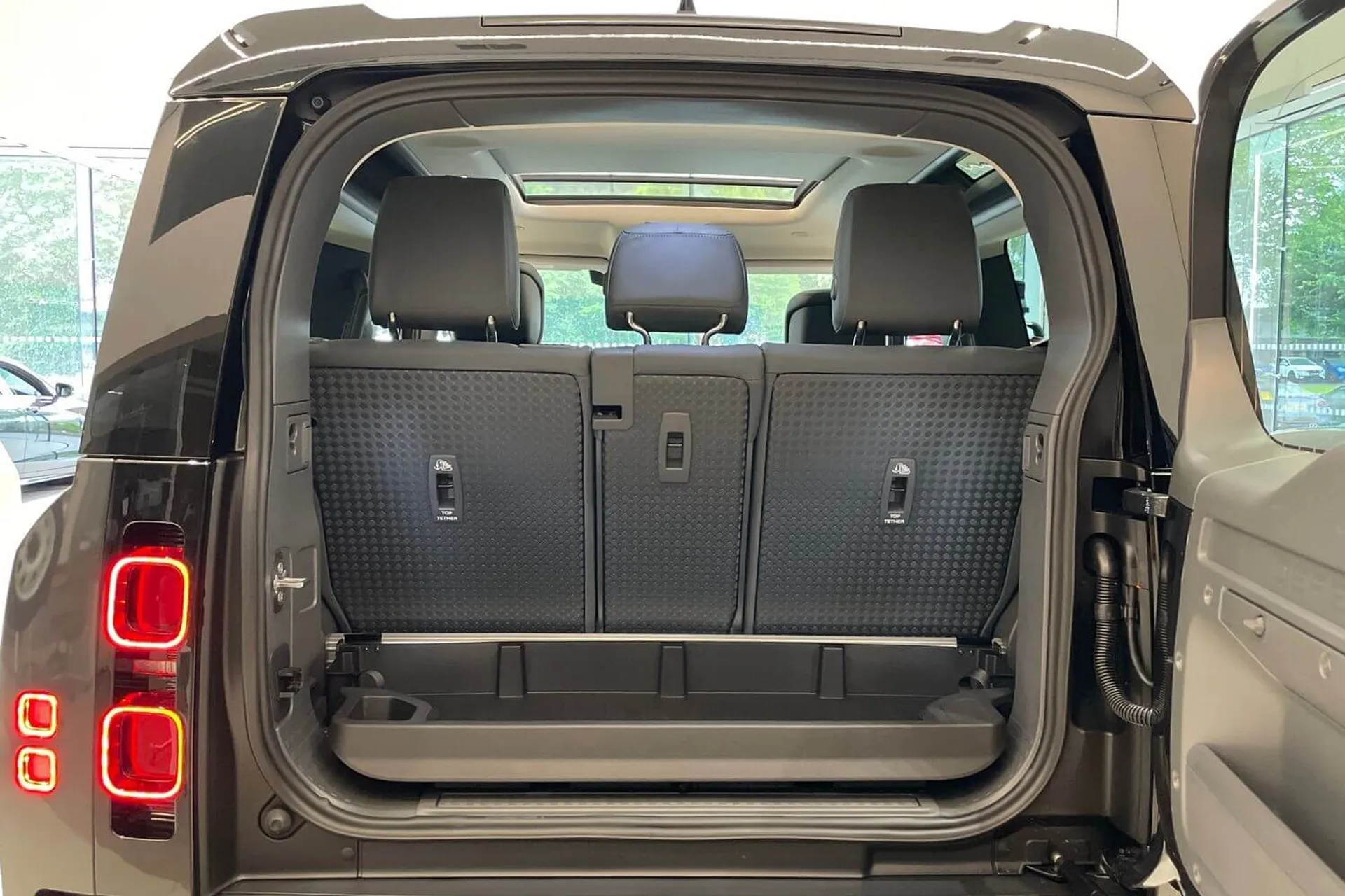 LAND ROVER Defender 90 thumbnail image number 26
