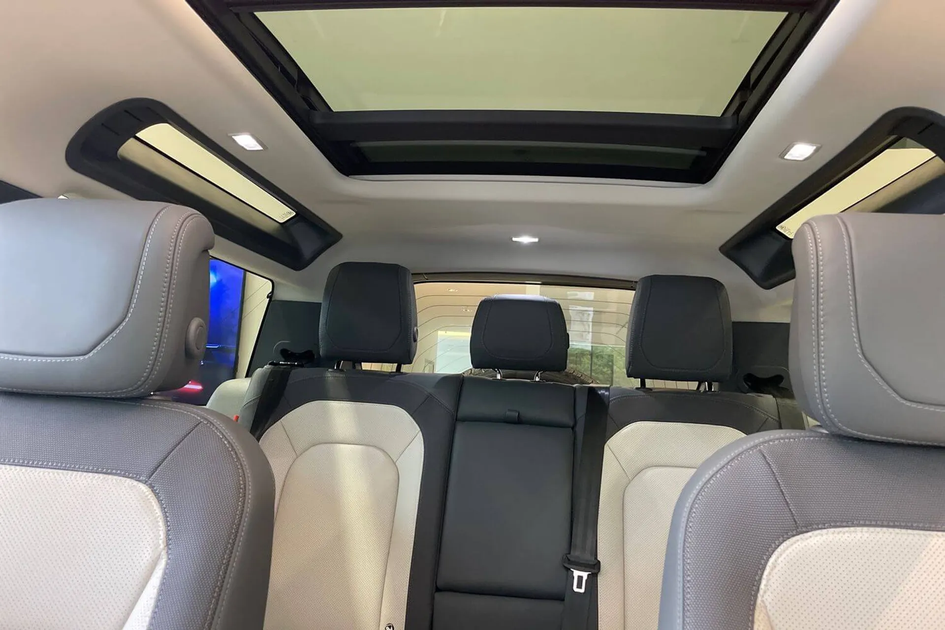 LAND ROVER Defender 90 thumbnail image number 19